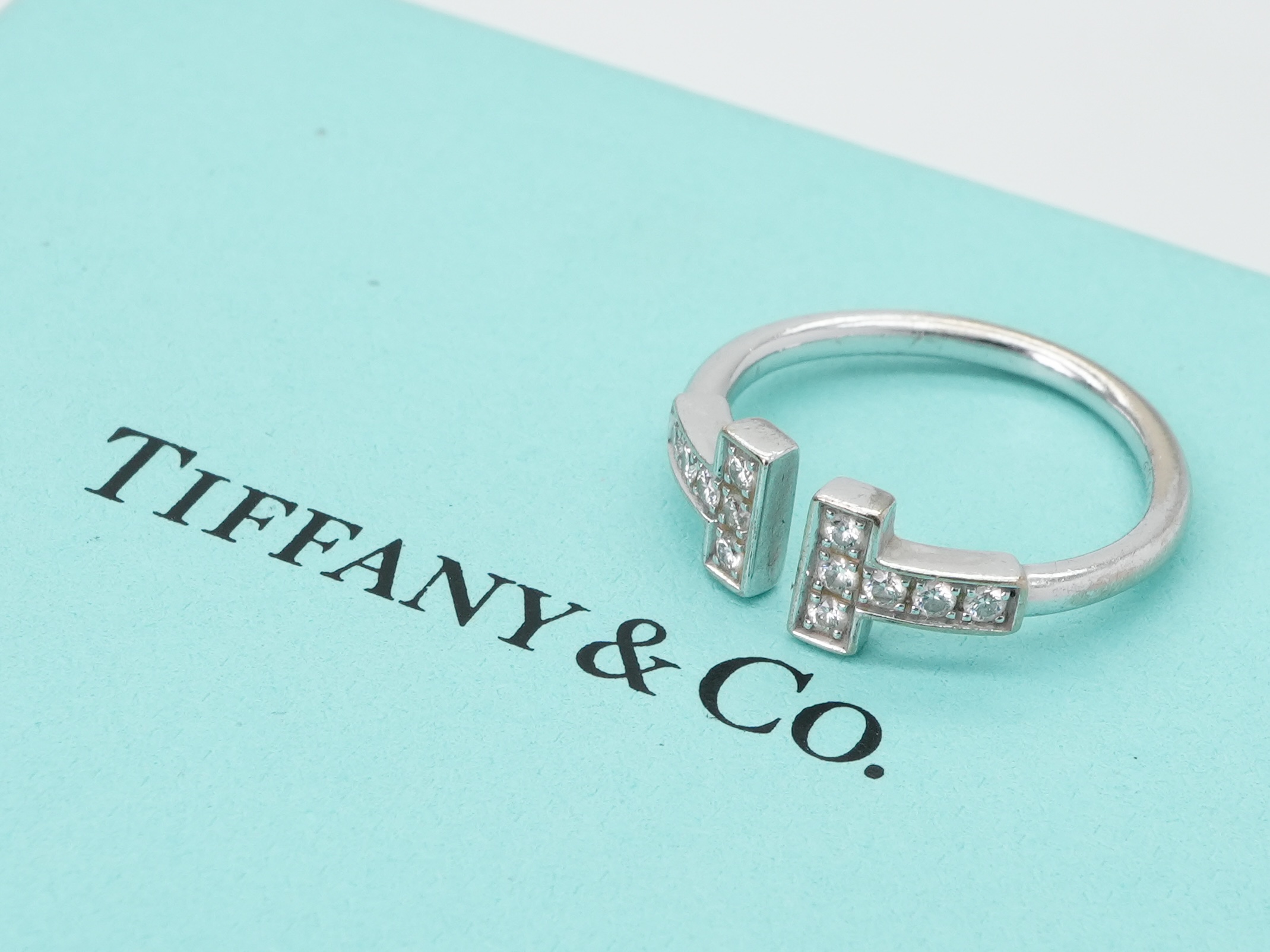 投稿記事「ティファニー Tワイヤー ダイヤリング を買取しました！」の商品画像