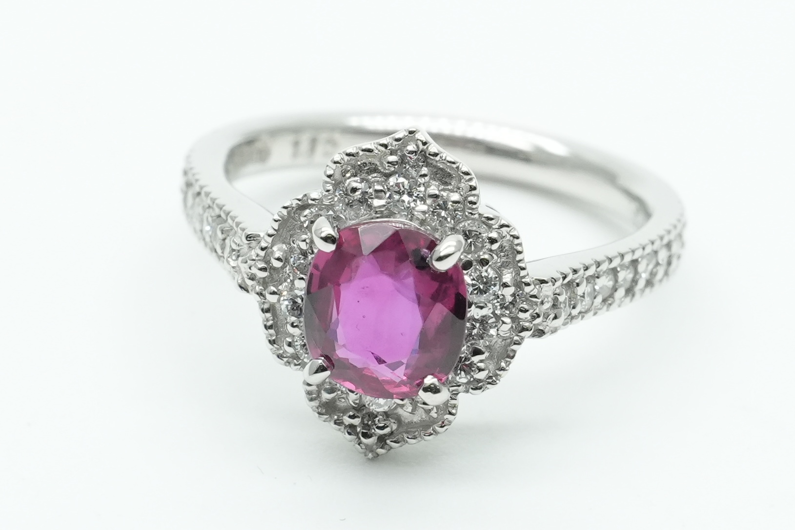 投稿記事「ルビー ダイヤ リング Pt900 1.12ct D0.45ctを買取しました！」の商品画像