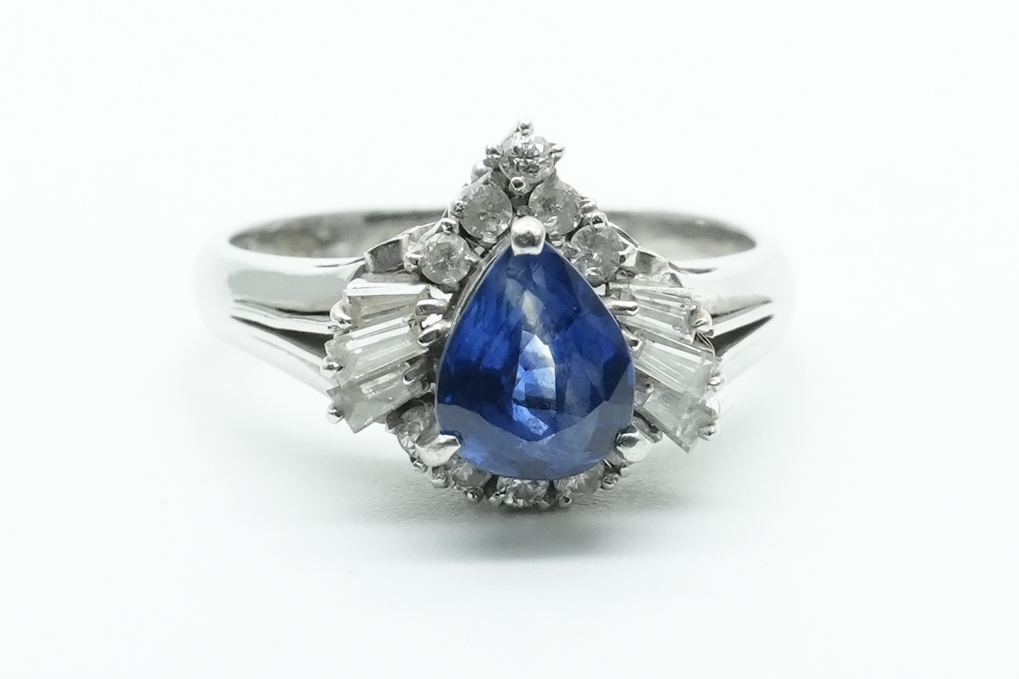 投稿記事「サファイヤ ダイヤ リング Pt900 1.7ct D0.47ctを買取しました！」の商品画像