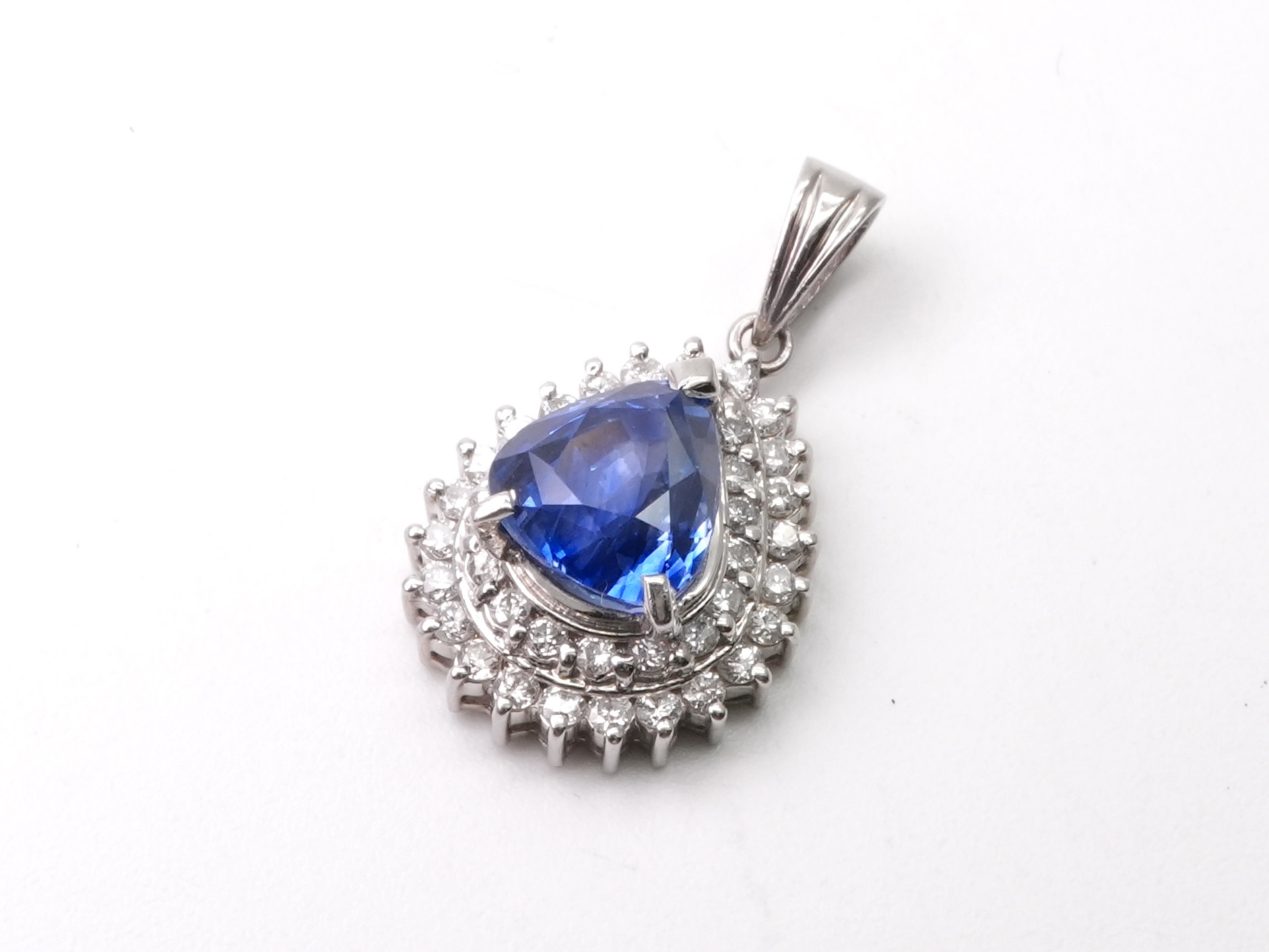 投稿記事「サファイヤ ダイヤ トップ Pt900 2.77ct D0.529ctを買取しました！」の商品画像