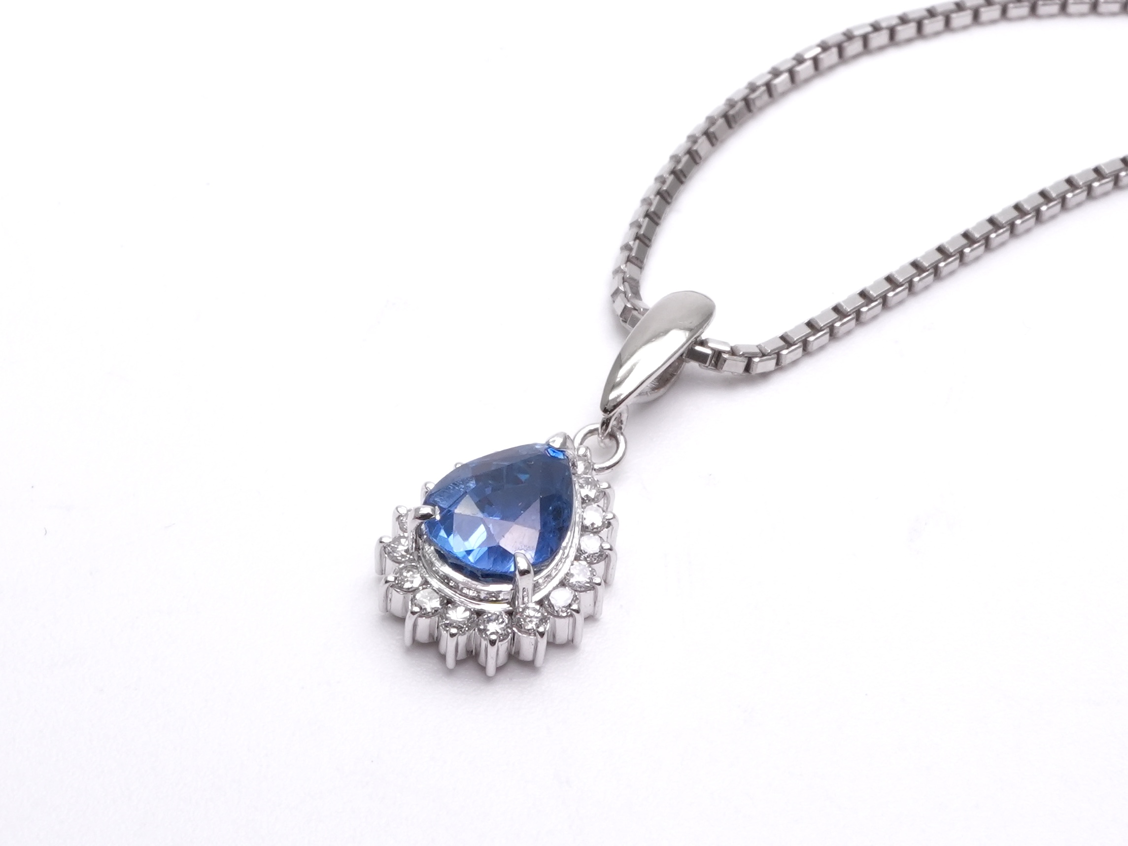 投稿記事「サファイア ダイヤネックレス Pt900/Pt850 1.96ct 0.26ctを買取しました！」の商品画像