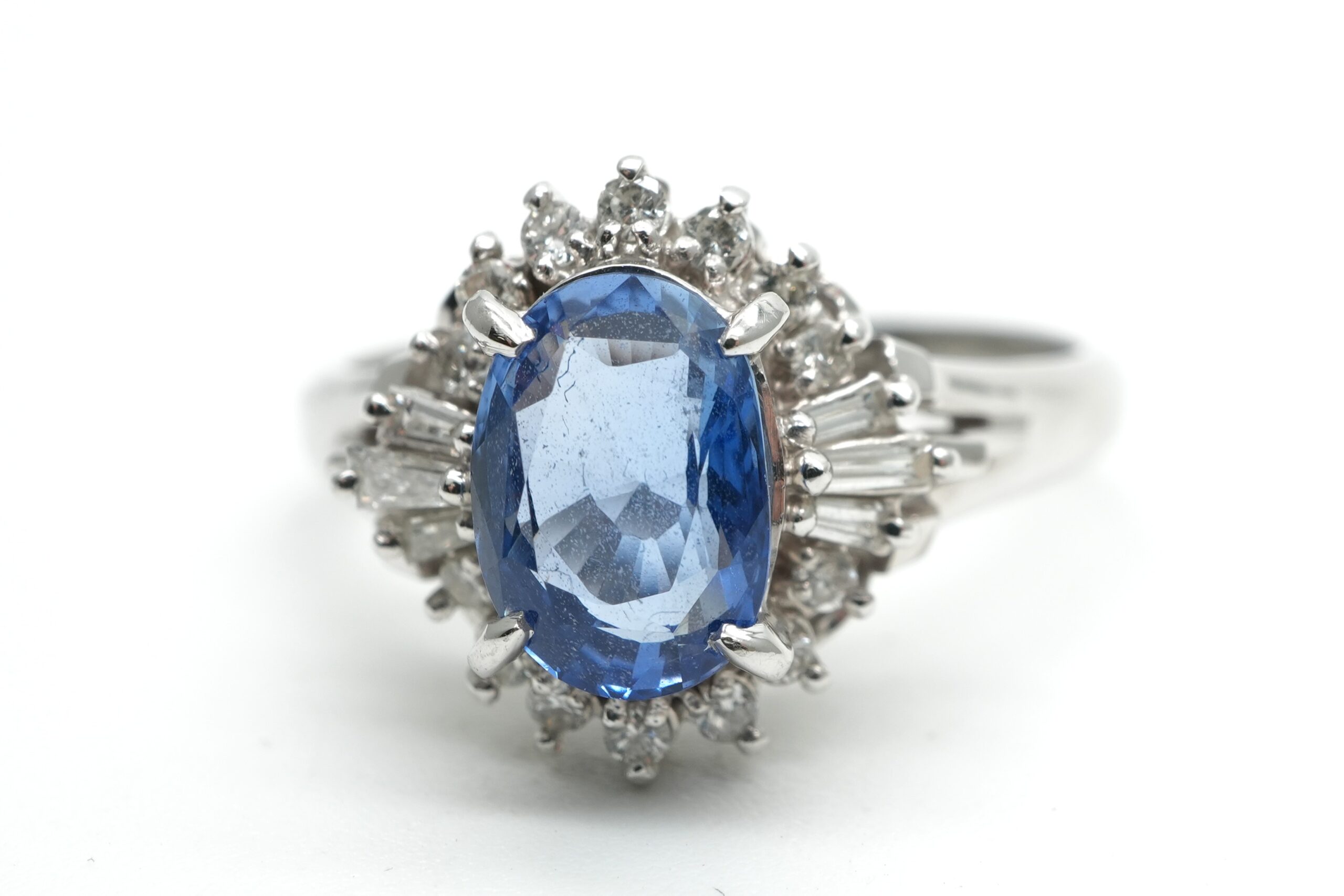 投稿記事「サファイヤ ダイヤ リング Pt900 1.86ct 0.24ctを買取しました！」の商品画像