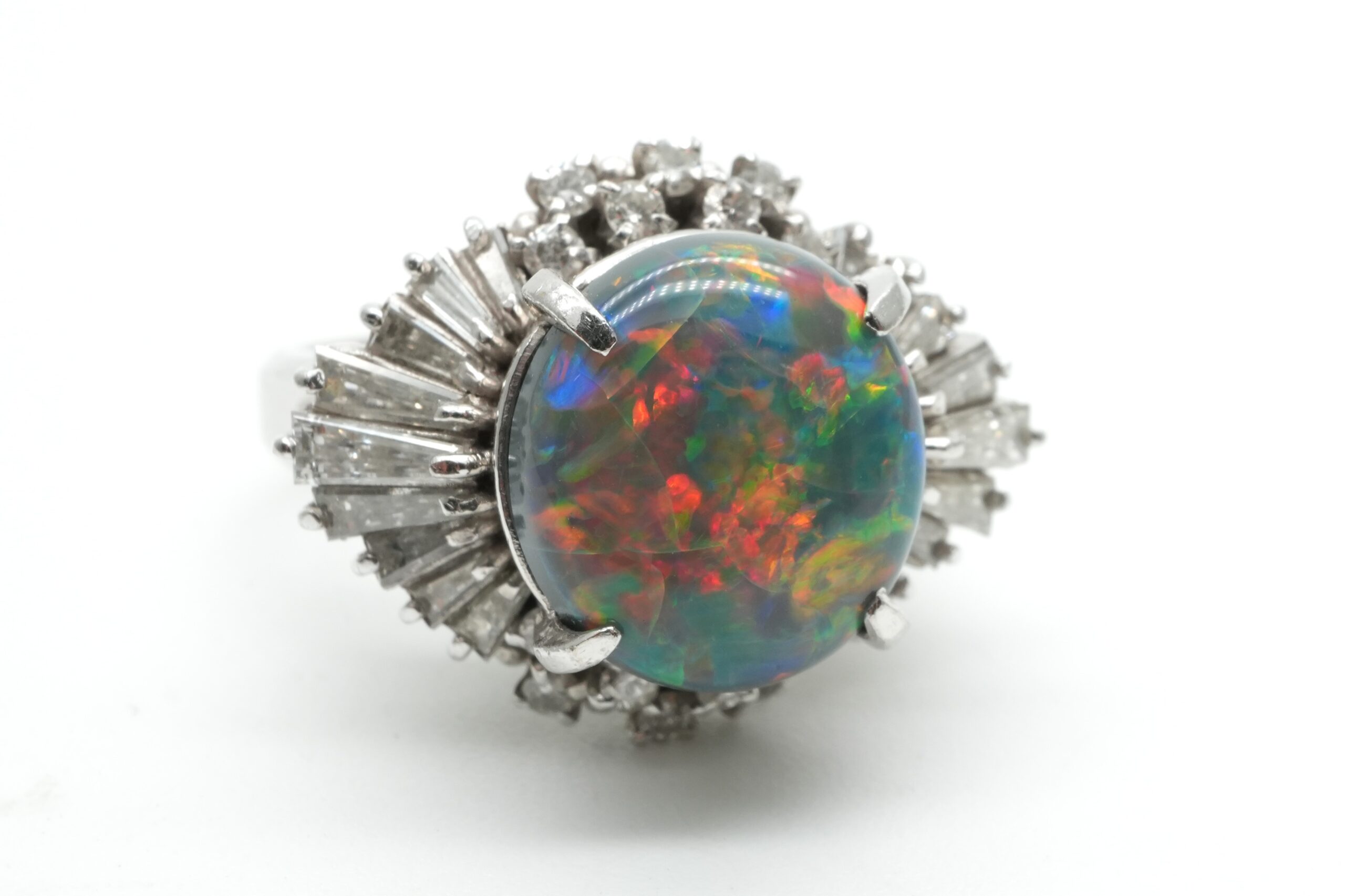 投稿記事「ブラックオパール ダイヤ リング Pt900 4.34ct D1.05ctを買取しました！」の商品画像