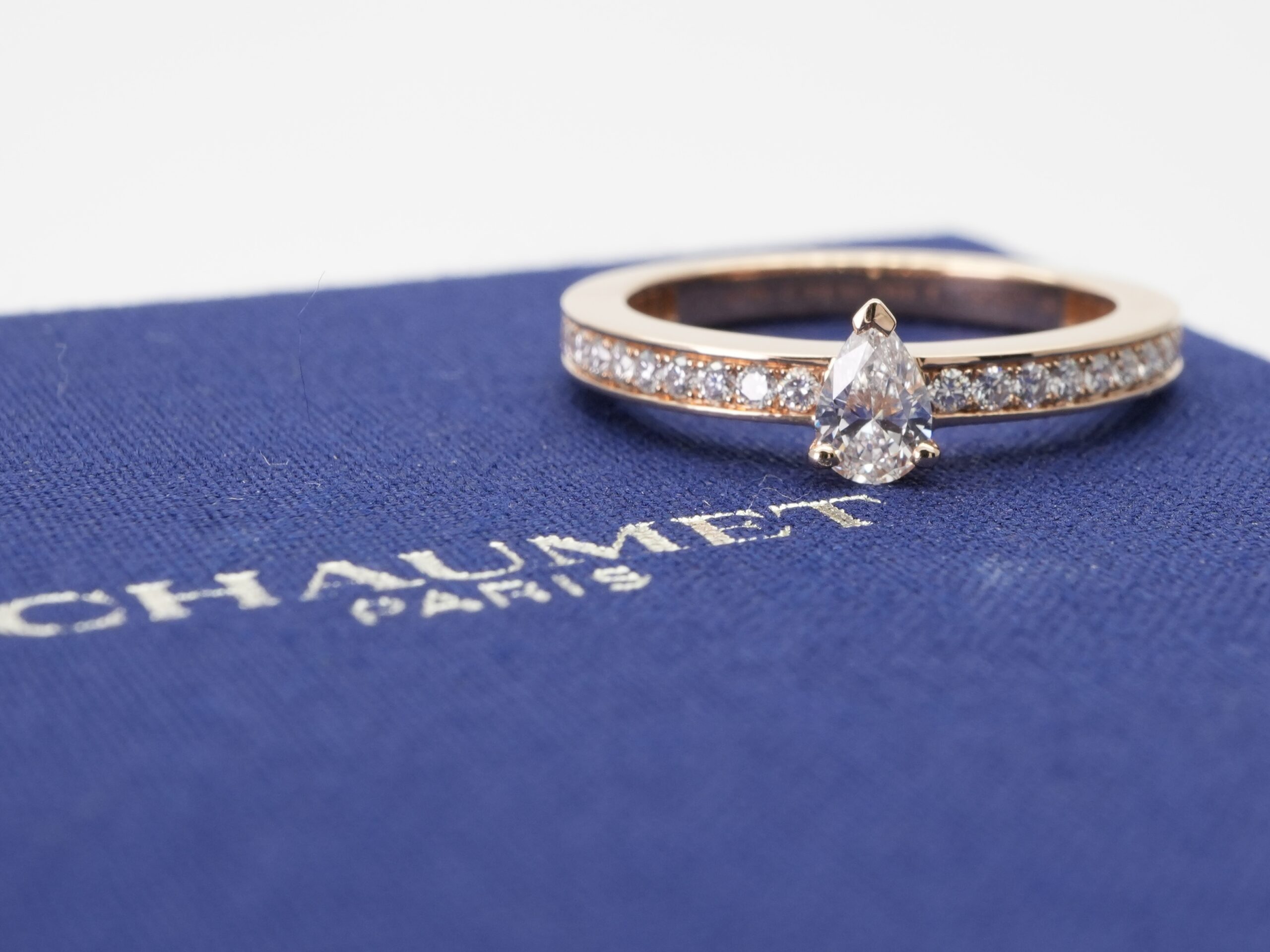 投稿記事「ショーメ ジョセフィーヌ トリオンフ ドゥ ショーメ ダイヤリング を買取しました！」の商品画像