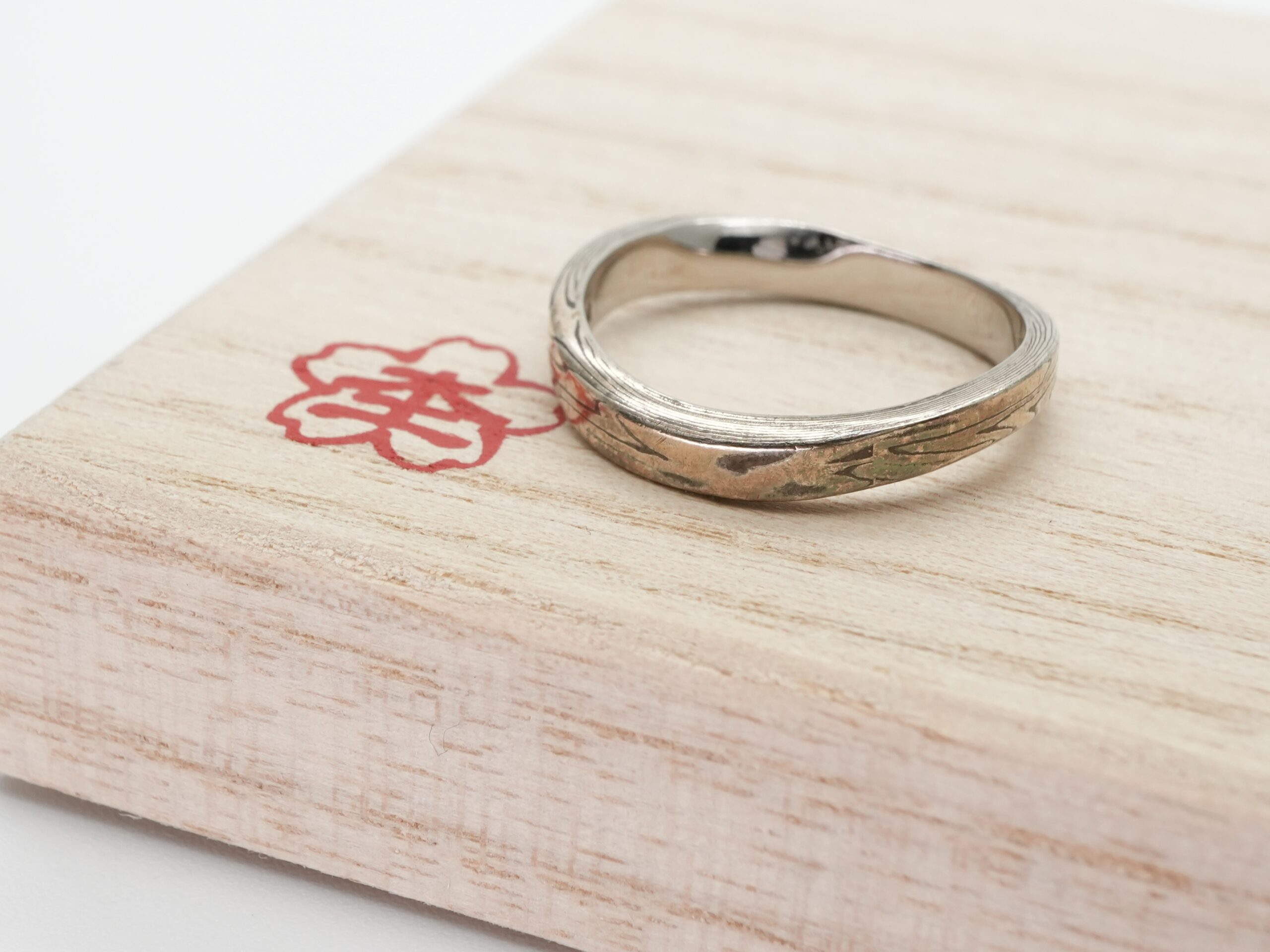 投稿記事「杢目金屋 恋風 マリッジリングを買取しました！」の商品画像