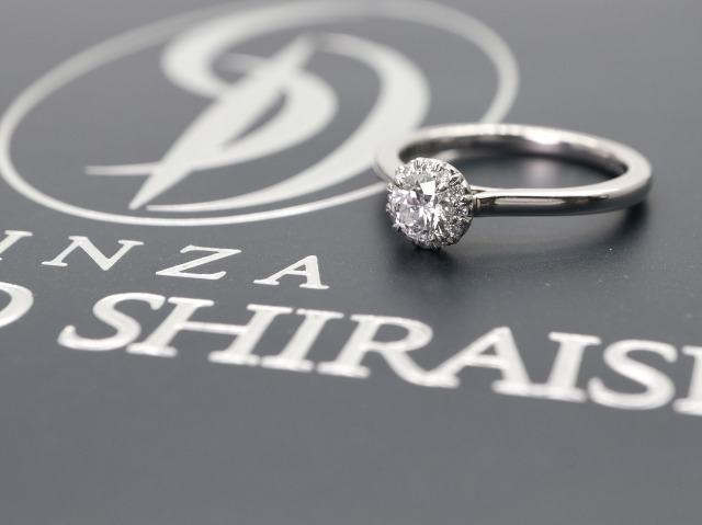 投稿記事「ダイヤモンドシライシ スマイリングピオニー ダイヤリング を買取しました！」の商品画像