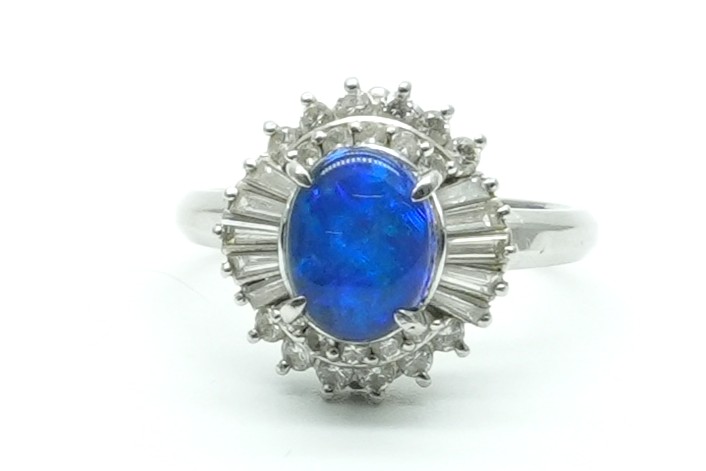 投稿記事「オパール ダイヤ リング pt900 1.32ct D0.75ctを買取しました！」の商品画像