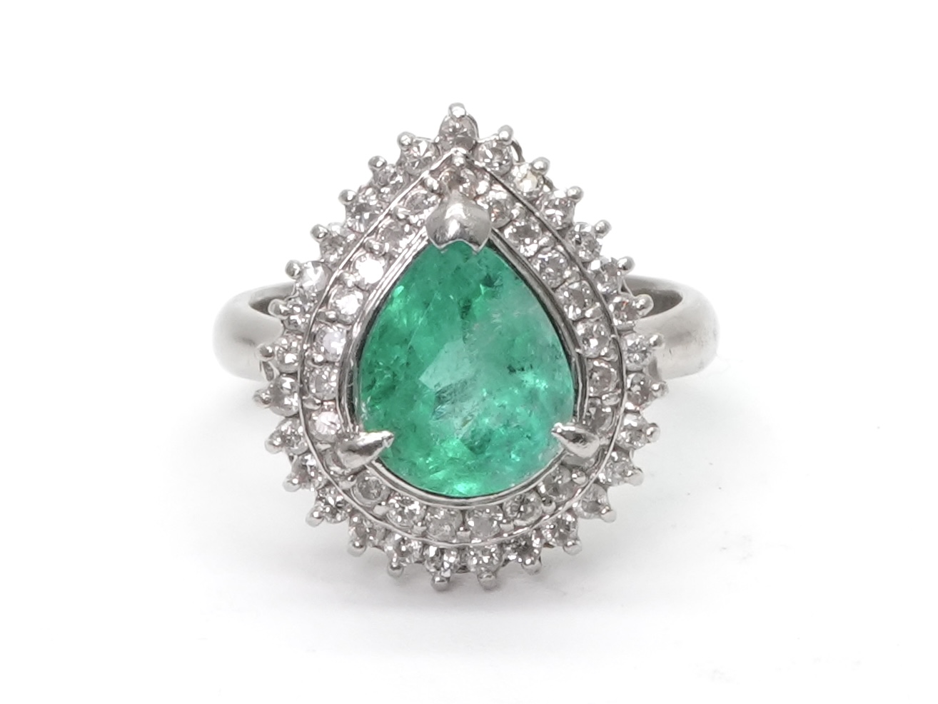 投稿記事「エメラルド ダイヤ リング Pt900 2ct D0.52ctを買取しました！」の商品画像