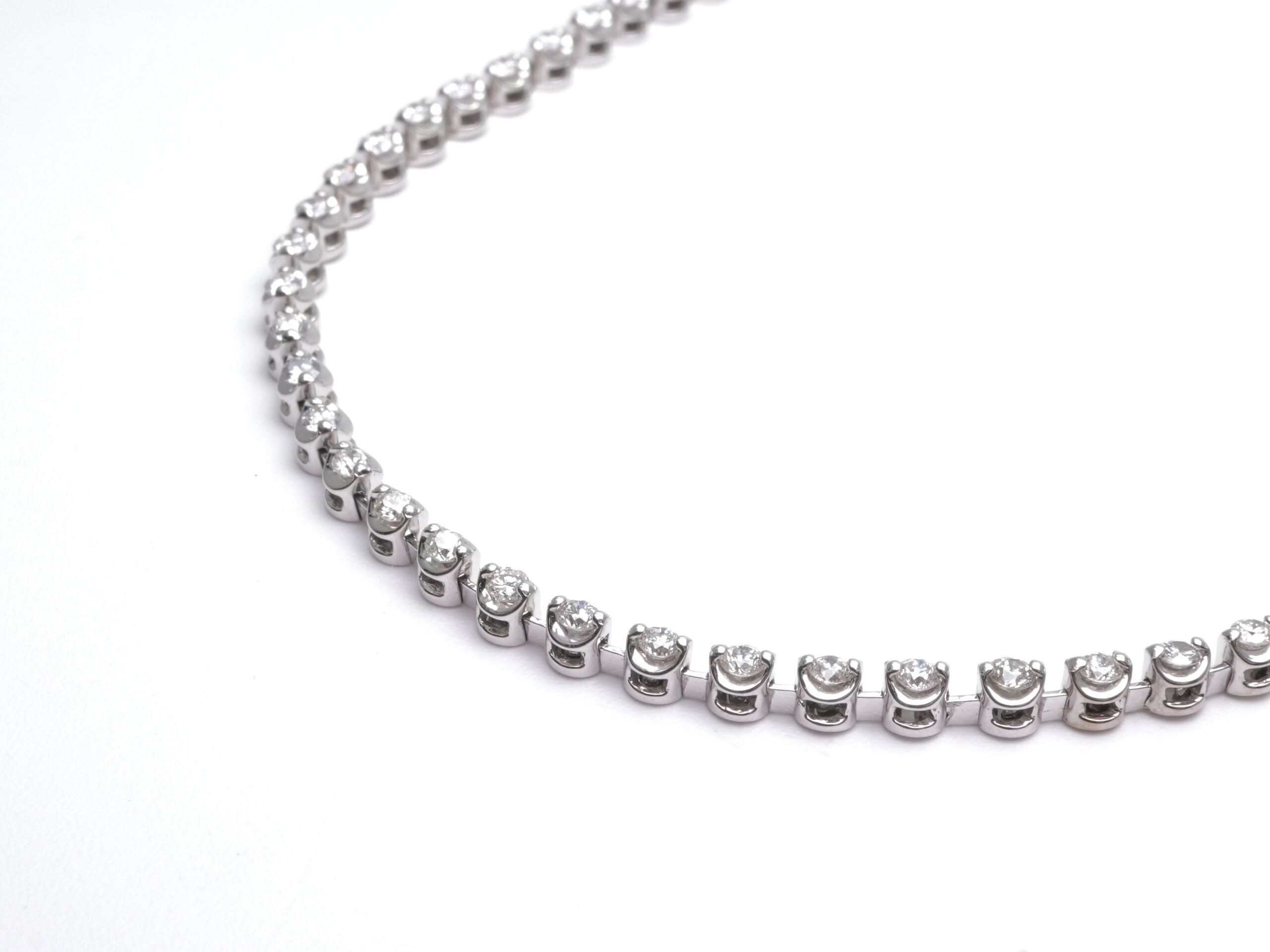 投稿記事「ダイヤ ネックレス K18WG 3.01ctを買取しました！」の商品画像