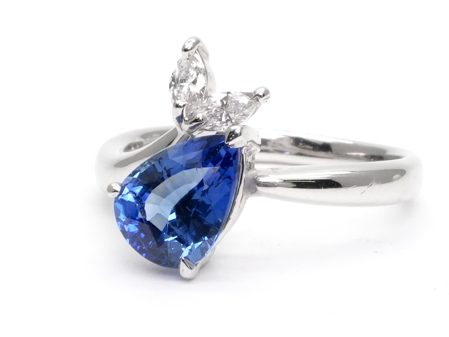 投稿記事「サファイア リング pt900 1.75ct D0.17ctを買取しました！」の商品画像