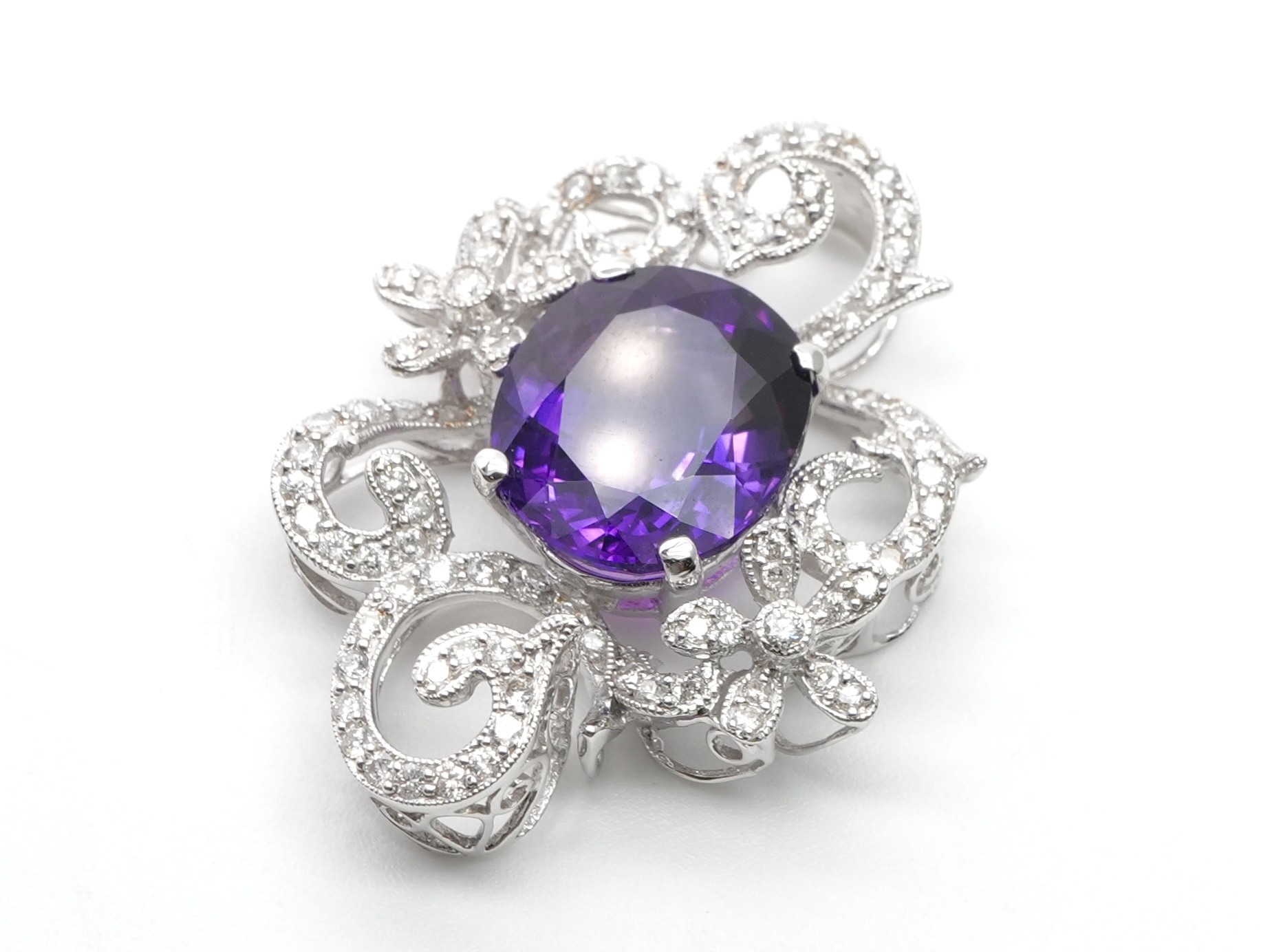 投稿記事「アメシスト ダイヤトップ K18WG 7.35ct D0.88ctを買取しました！」の商品画像