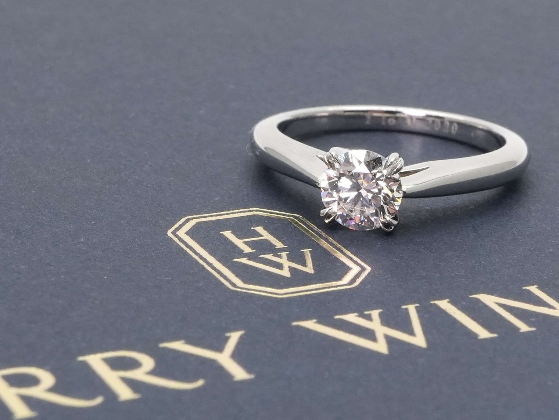 投稿記事「ハリーウィンストン ソリティア ダイヤリングを買取しました！」の商品画像