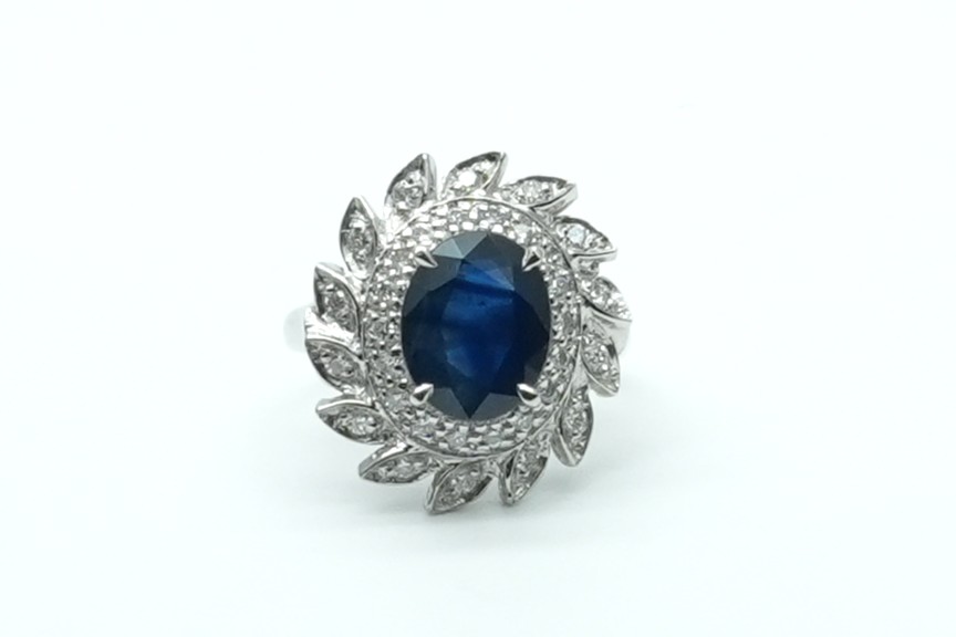 投稿記事「サファイア ダイヤ リング Pt900 2.93ct D0.40ctを買取しました！」の商品画像