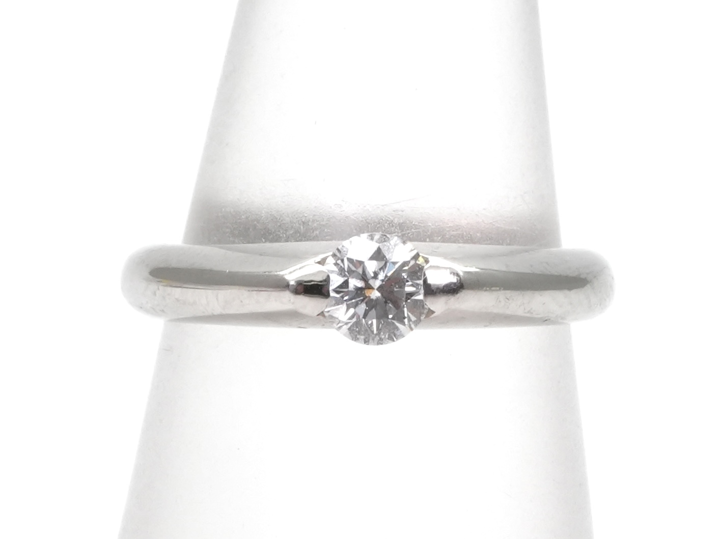 投稿記事「ダイヤ リング Pt900 0.271ct D SI2 GD NONEを買取しました！」の商品画像