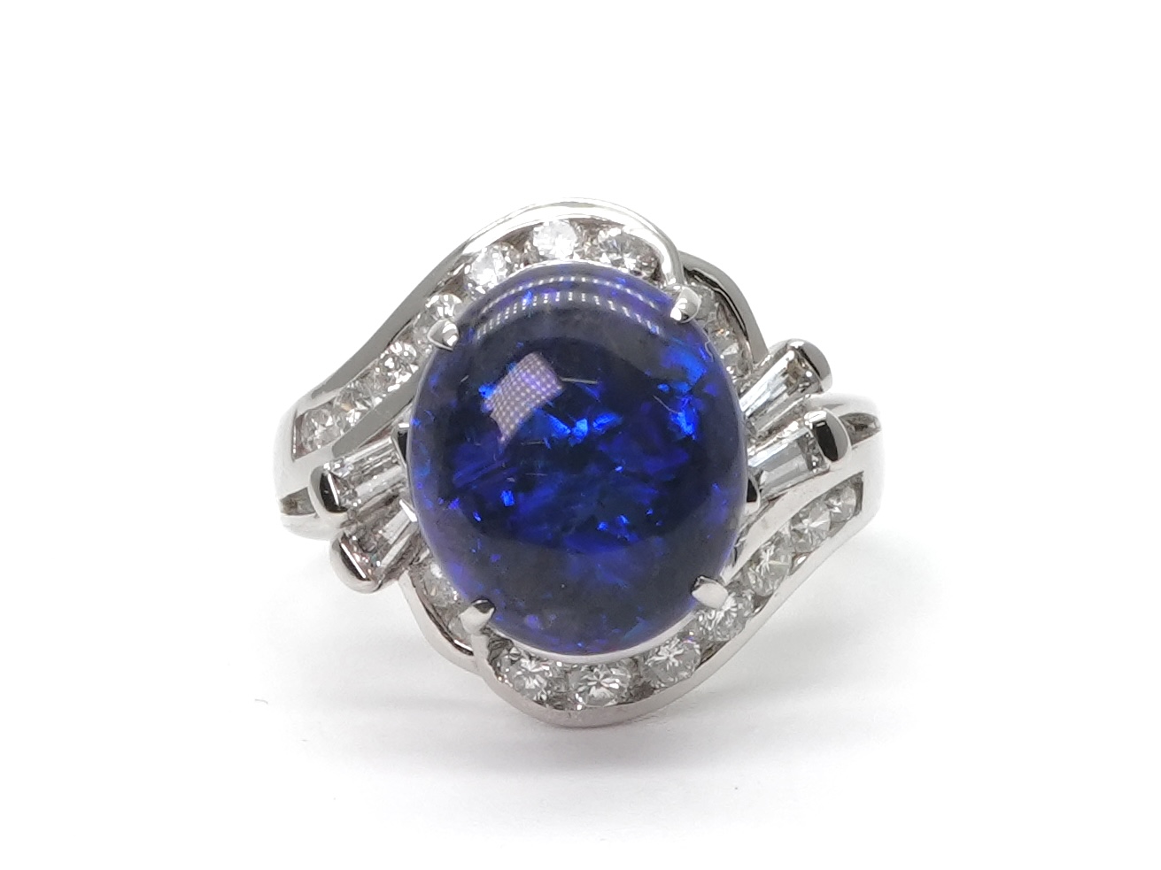 投稿記事「ブラックオパール ダイヤ リング Pt900 3.39ct D0.67ctを買取しました！」の商品画像