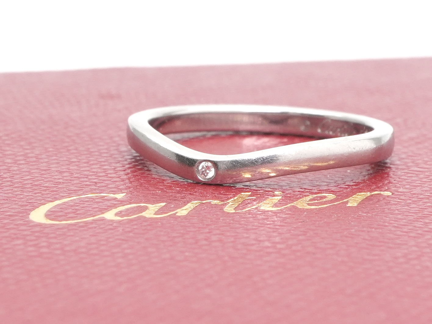 投稿記事「カルティエ バレリーナ ウェディングリング 3Pダイヤモンド Pt950を買取しました！」の商品画像