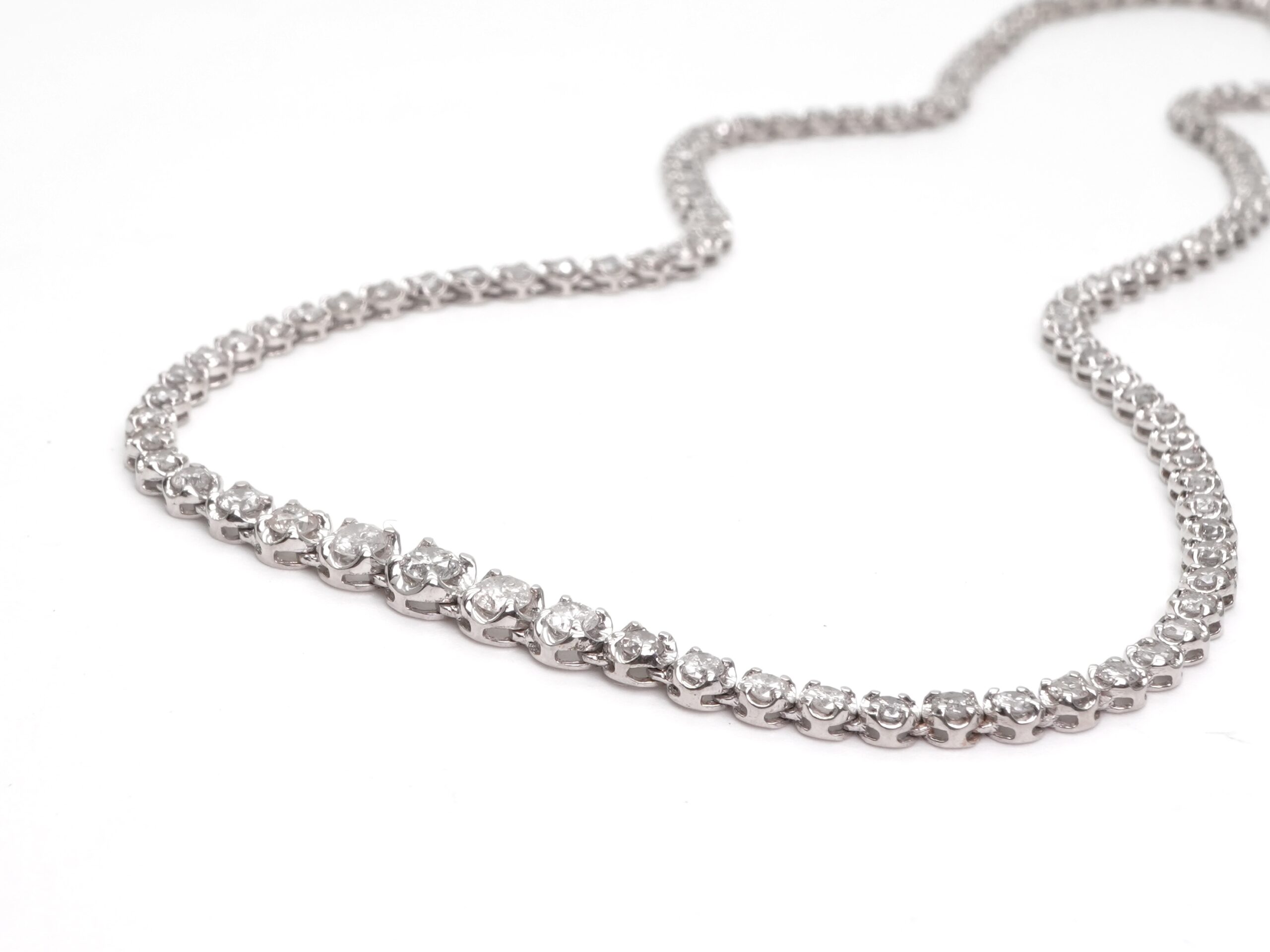 投稿記事「ダイヤ ネックレス K18WG D0.50ctを買取しました！」の商品画像