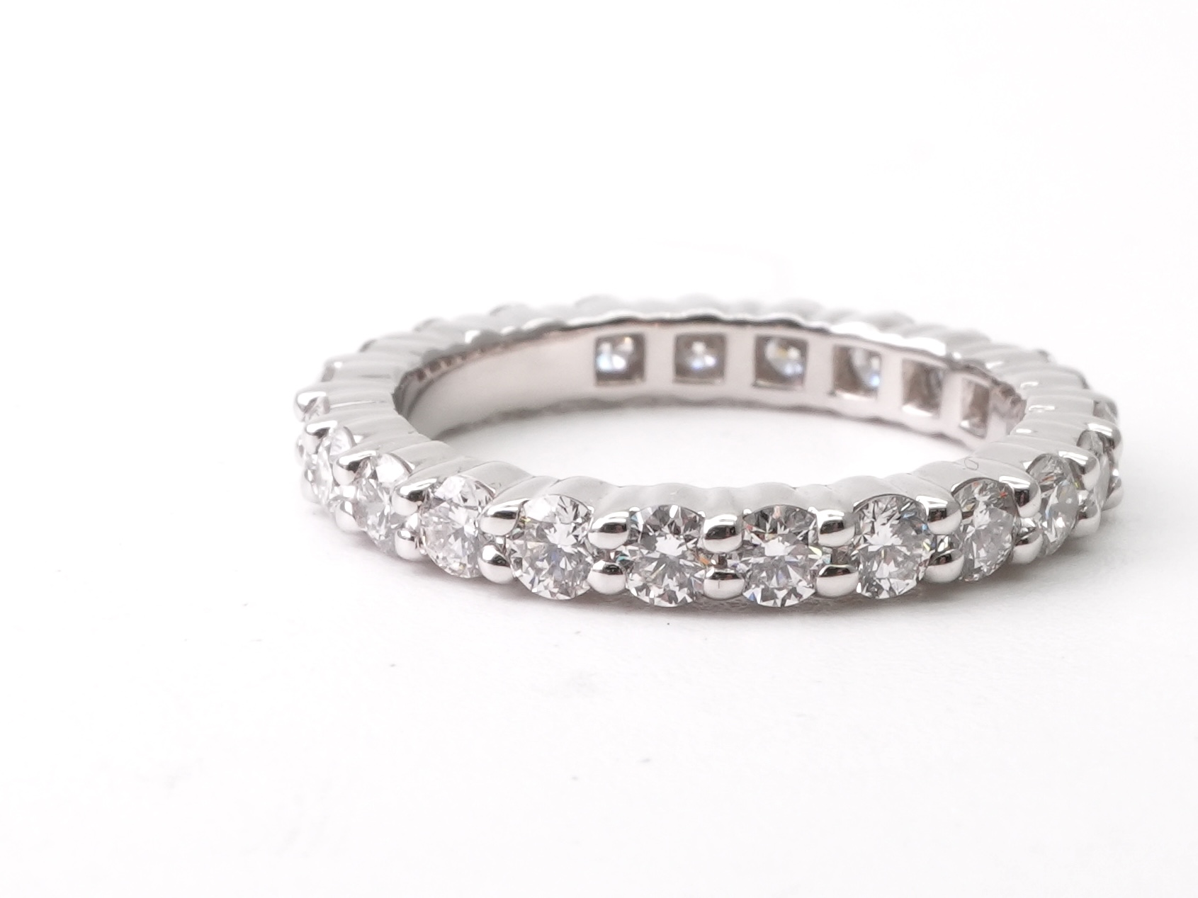 投稿記事「ハリーウィンストン ラウンドカット・プロングセット・リングを買取しました！」の商品画像