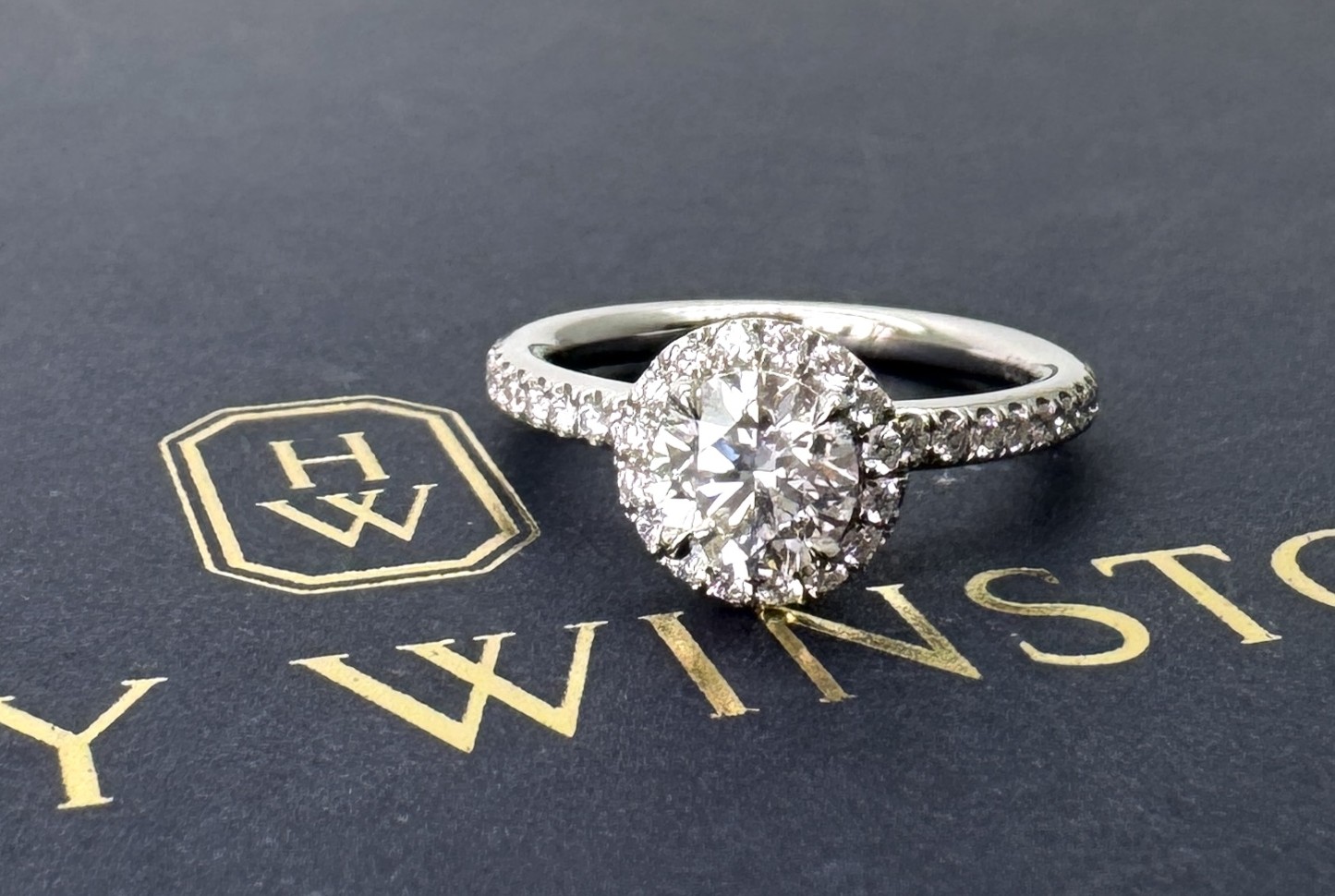 投稿記事「ハリーウィンストン マイクロパヴェ ダイヤ リングを買取しました！」の商品画像