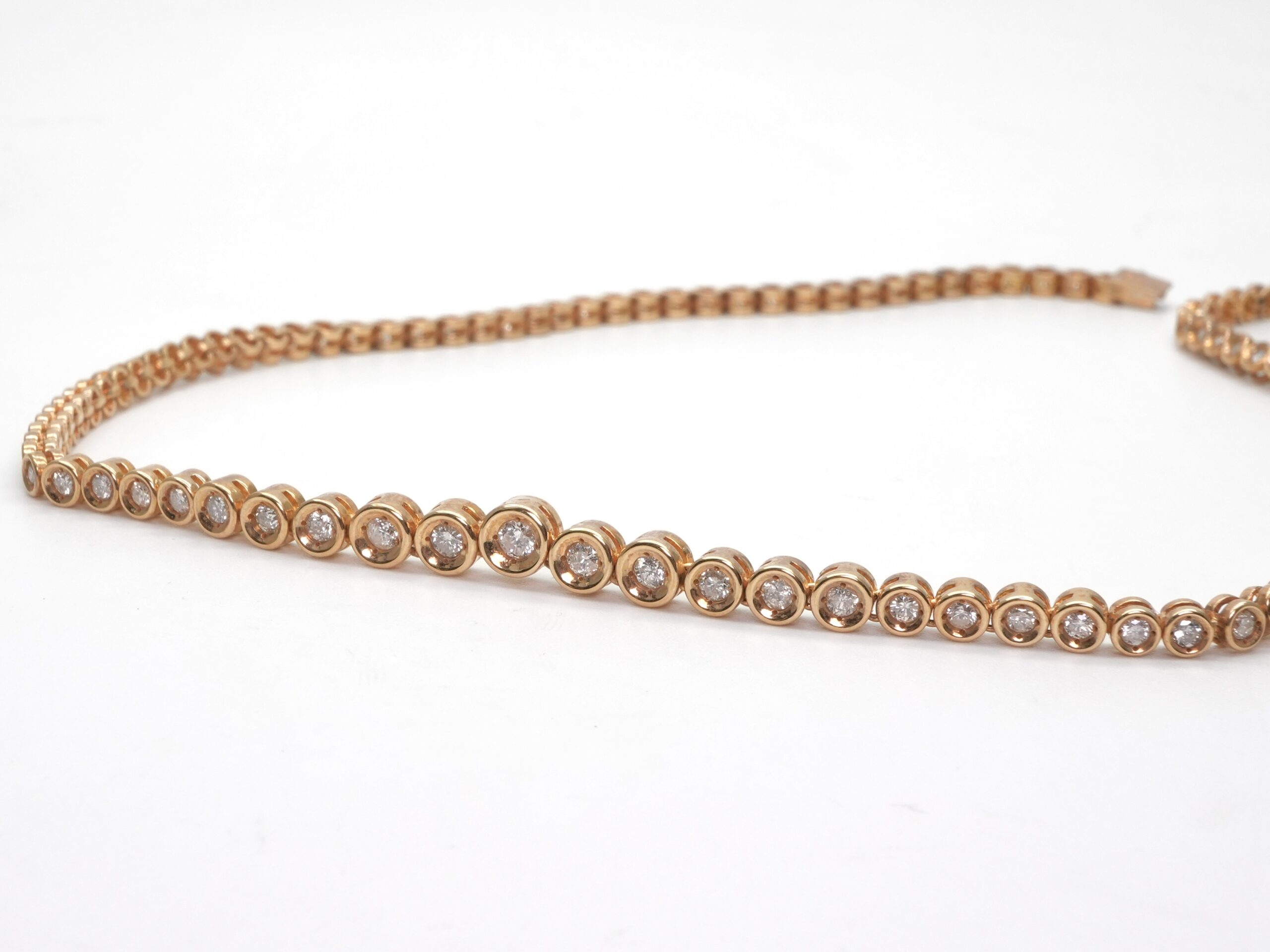 投稿記事「テニス ネックレス K18 3.06ctを買取しました！」の商品画像