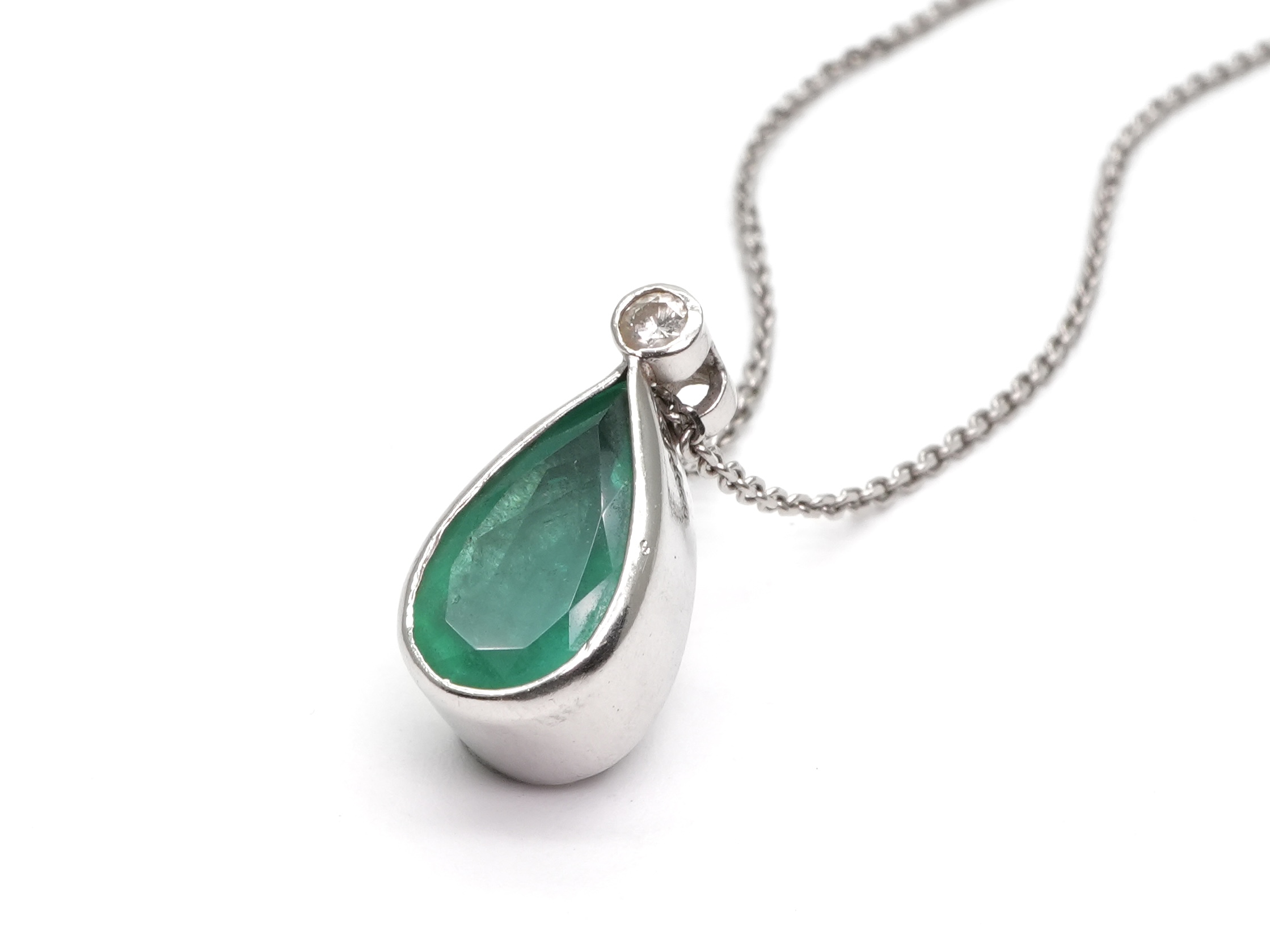 投稿記事「エメラルド ダイヤ ネックレス Pt900/Pt850 2.77ct D0.70ctを買取しました！」の商品画像