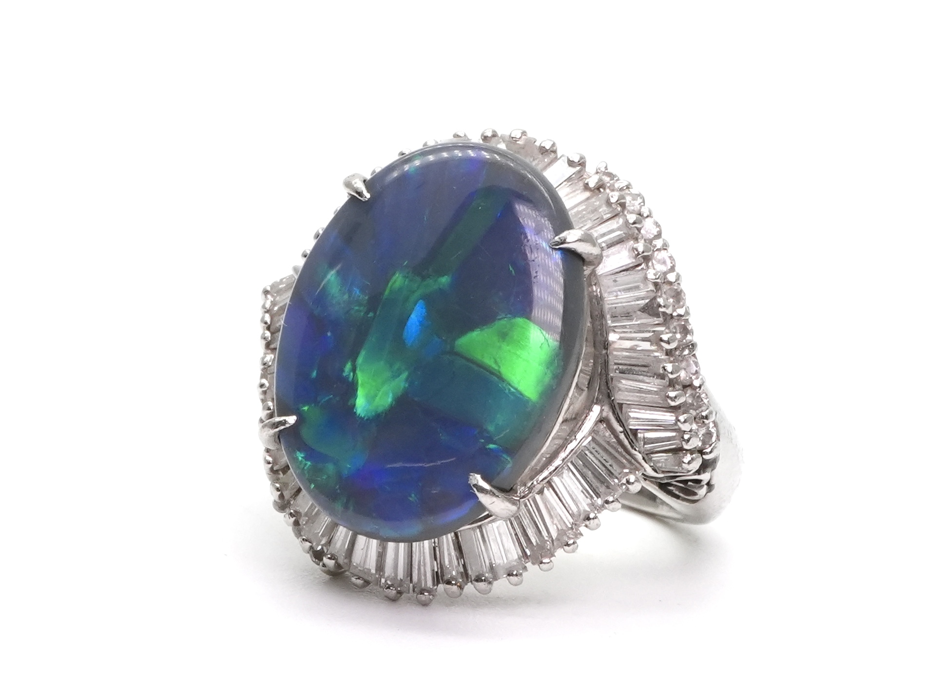 投稿記事「ブラックオパール ダイヤ リング Pt900 7.02ct D1.72ctを買取しました！」の商品画像