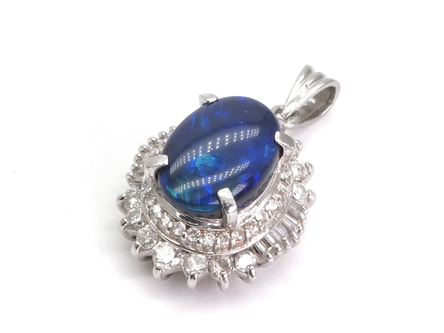 投稿記事「ブラックオパール ダイヤ トップ Pt 2.32ct D0.67ctを買取しました！」の商品画像