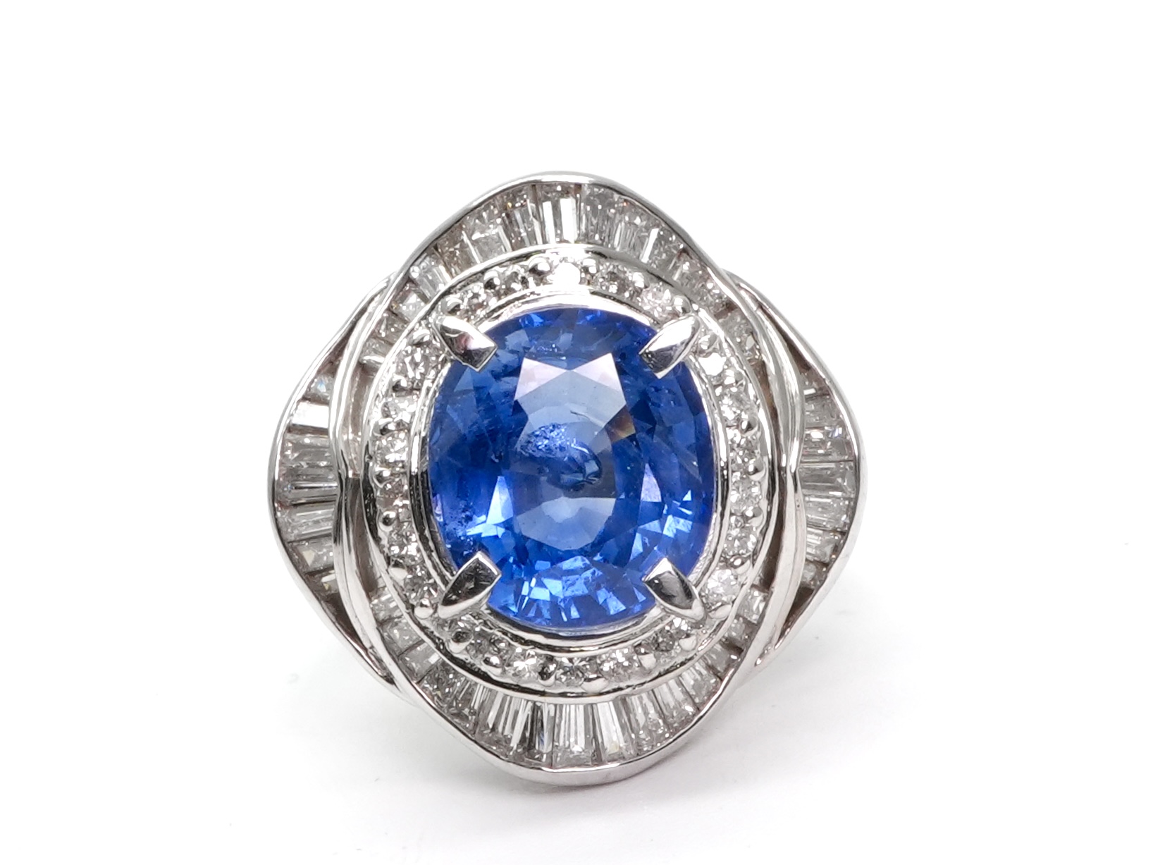 投稿記事「サファイア　ダイヤモンド　リング　Pt900　6.1ct　D1.54ctを買取しました！」の商品画像