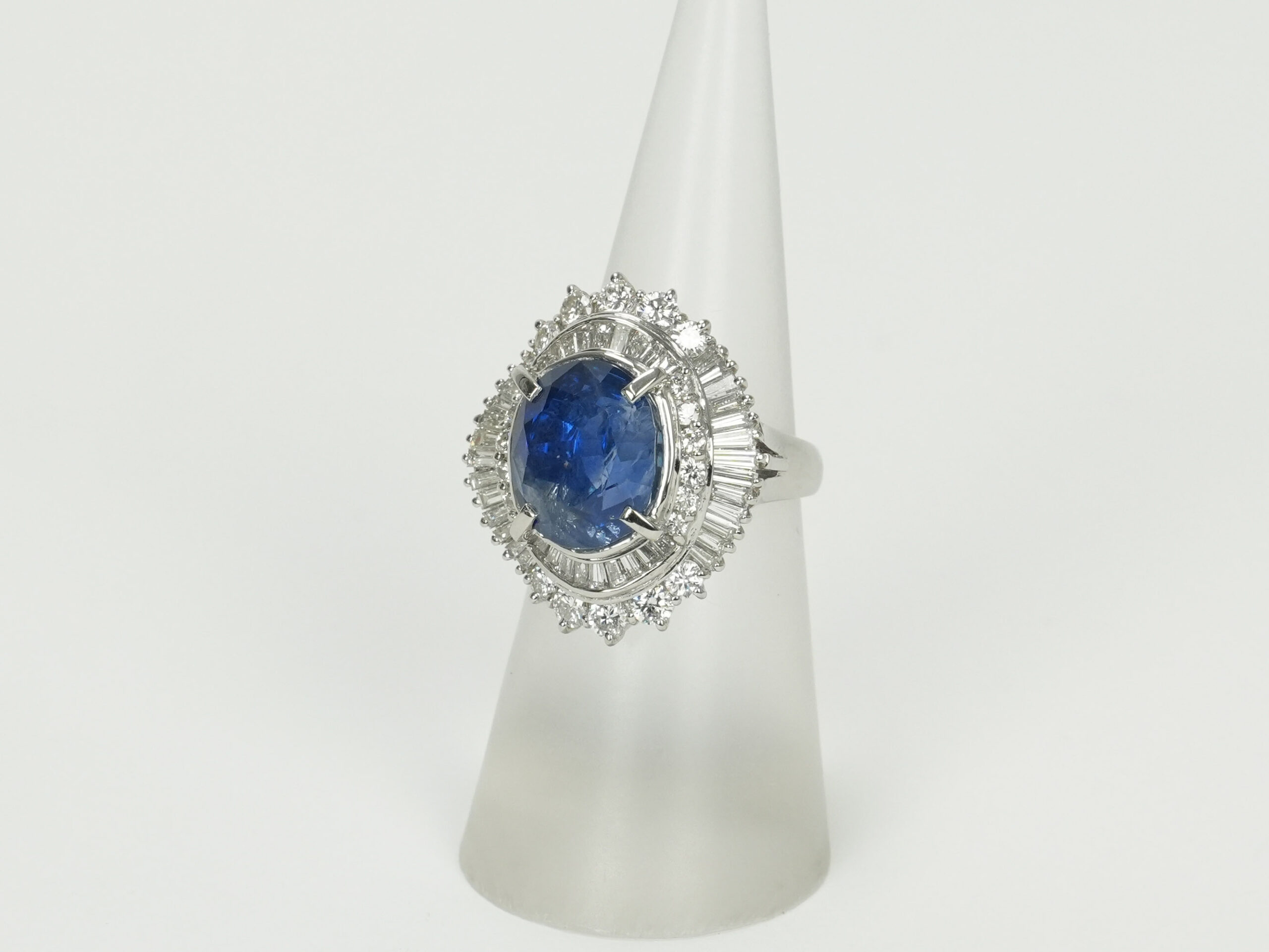 投稿記事「サファイア　ダイヤモンド　リング　Pt900　10.68ct　D1.96ctを買取しました！」の商品画像