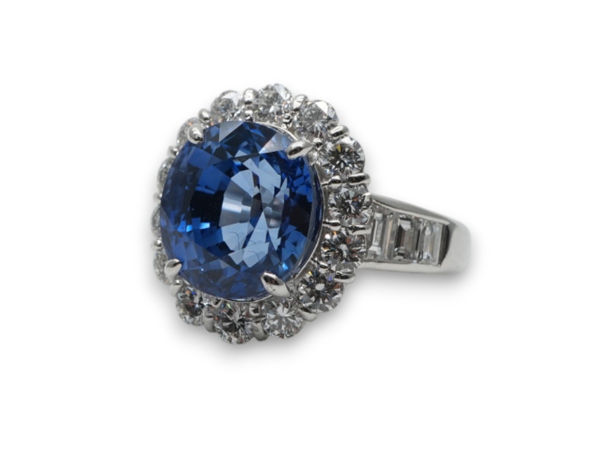 投稿記事「サファイア　ダイヤモンド　リング　Pt900　8.69ct　D1.82ctを買取しました！」の商品画像