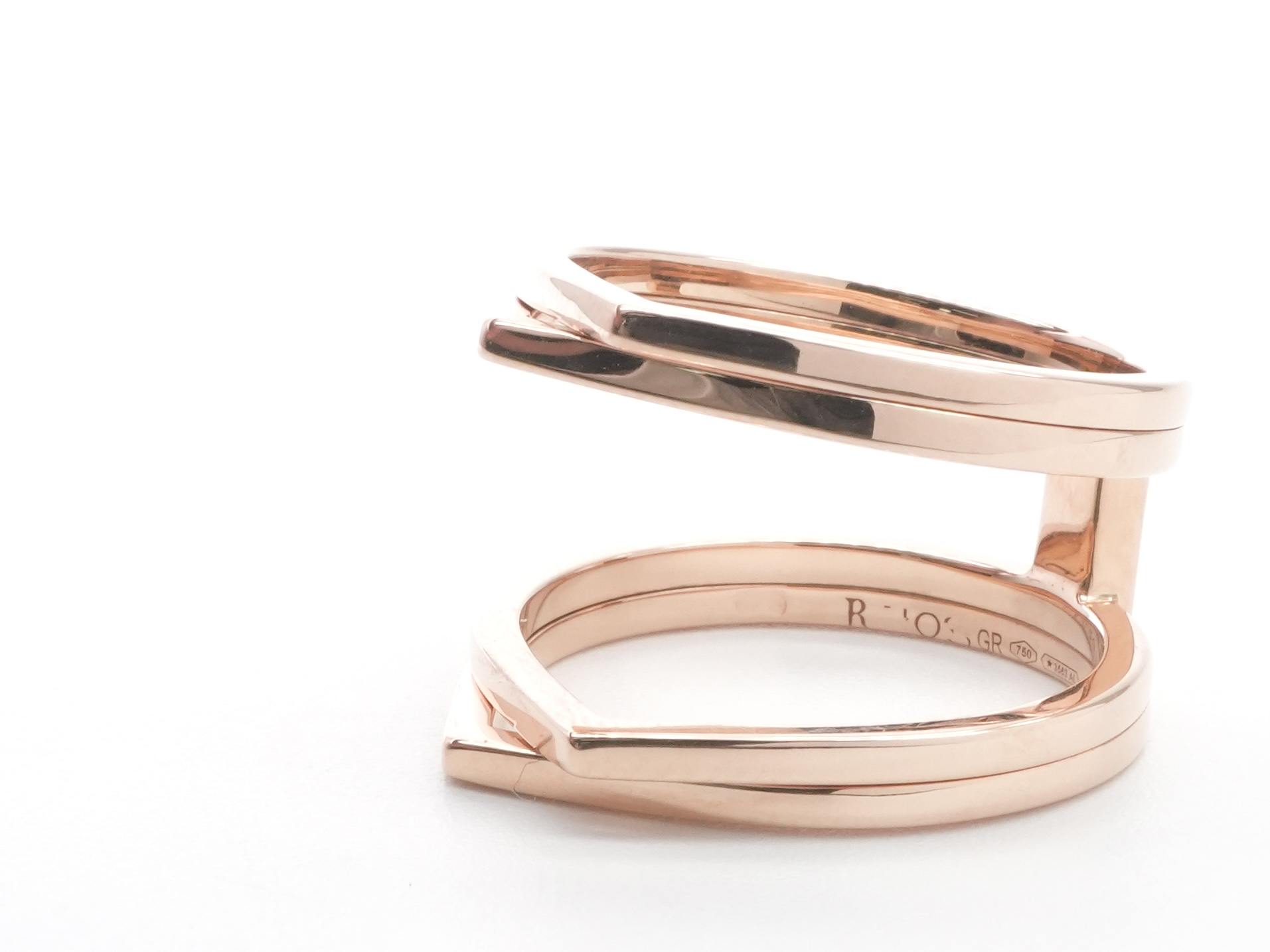 投稿記事「レポシ アンティフェール 4連リング 750PG ピンクゴールドを買取しました！」の商品画像