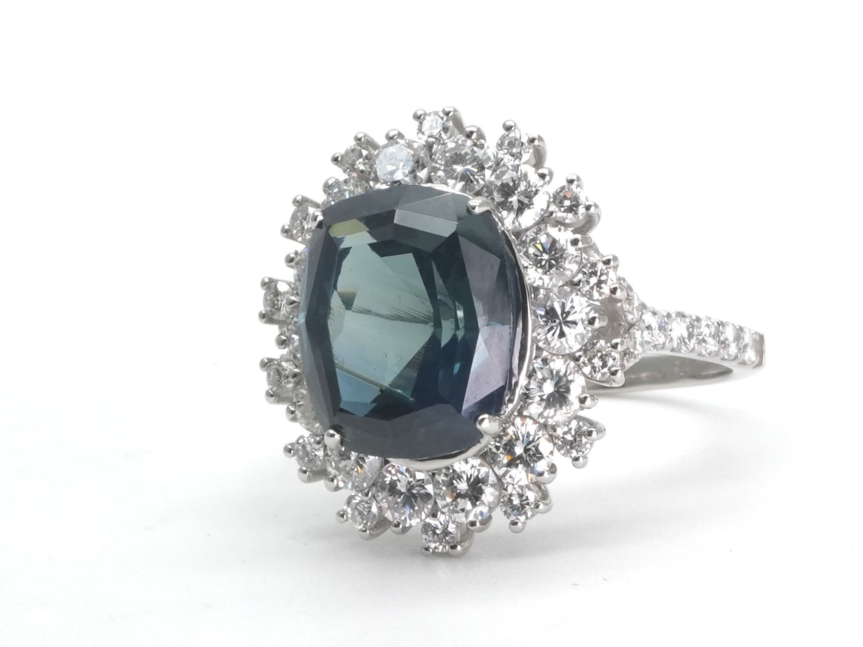 投稿記事「サファイア ダイヤモンド リング Pt950 4.574ct D1.52ctを買取しました！」の商品画像