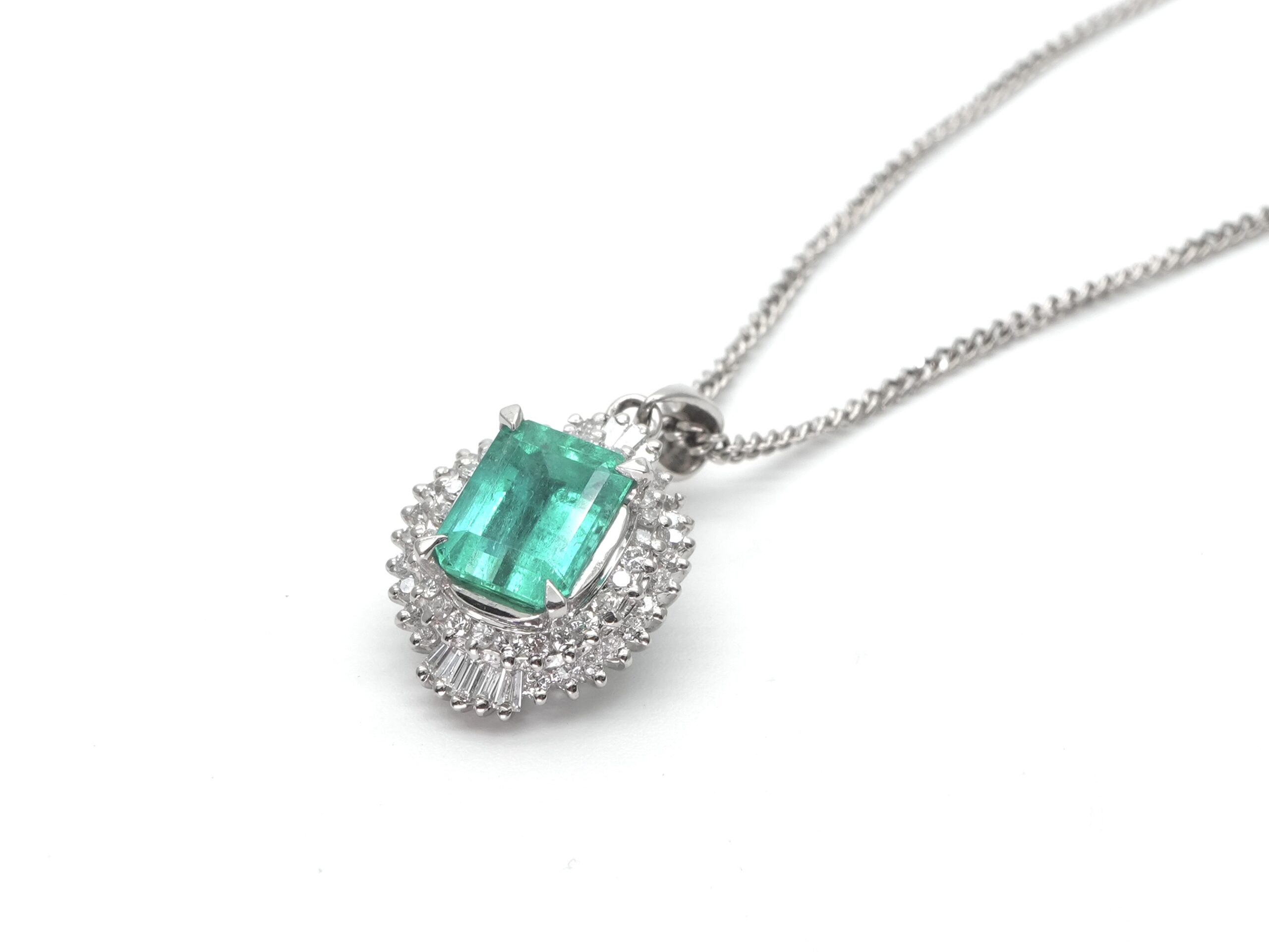 投稿記事「エメラルド ダイヤモンド ネックレス Pt850/Pt900 1.901ct D0.52ctを買取しました！」の商品画像