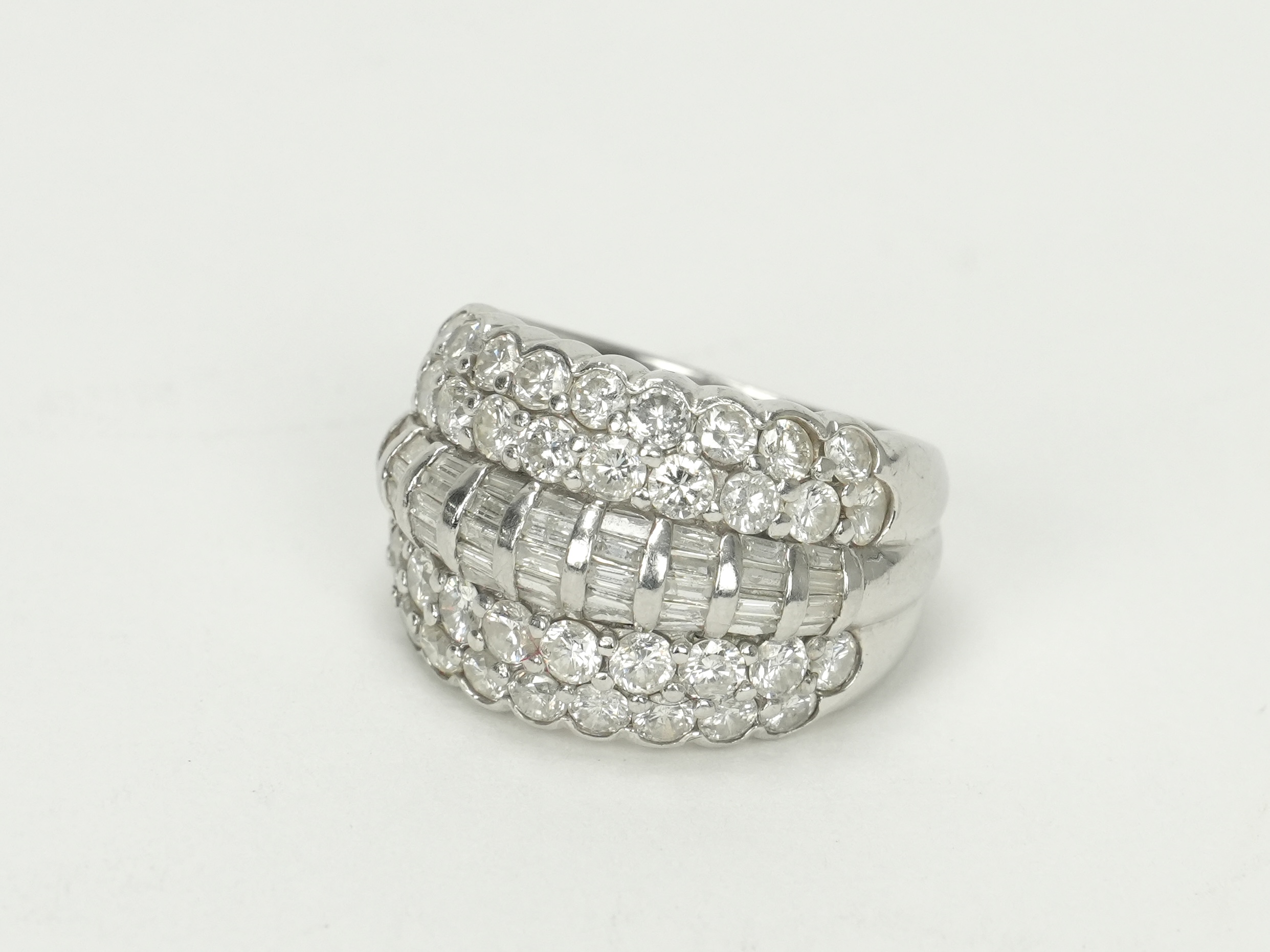 投稿記事「ダイヤモンド リング Pt900 3.05ct プラチナを買取しました！」の商品画像