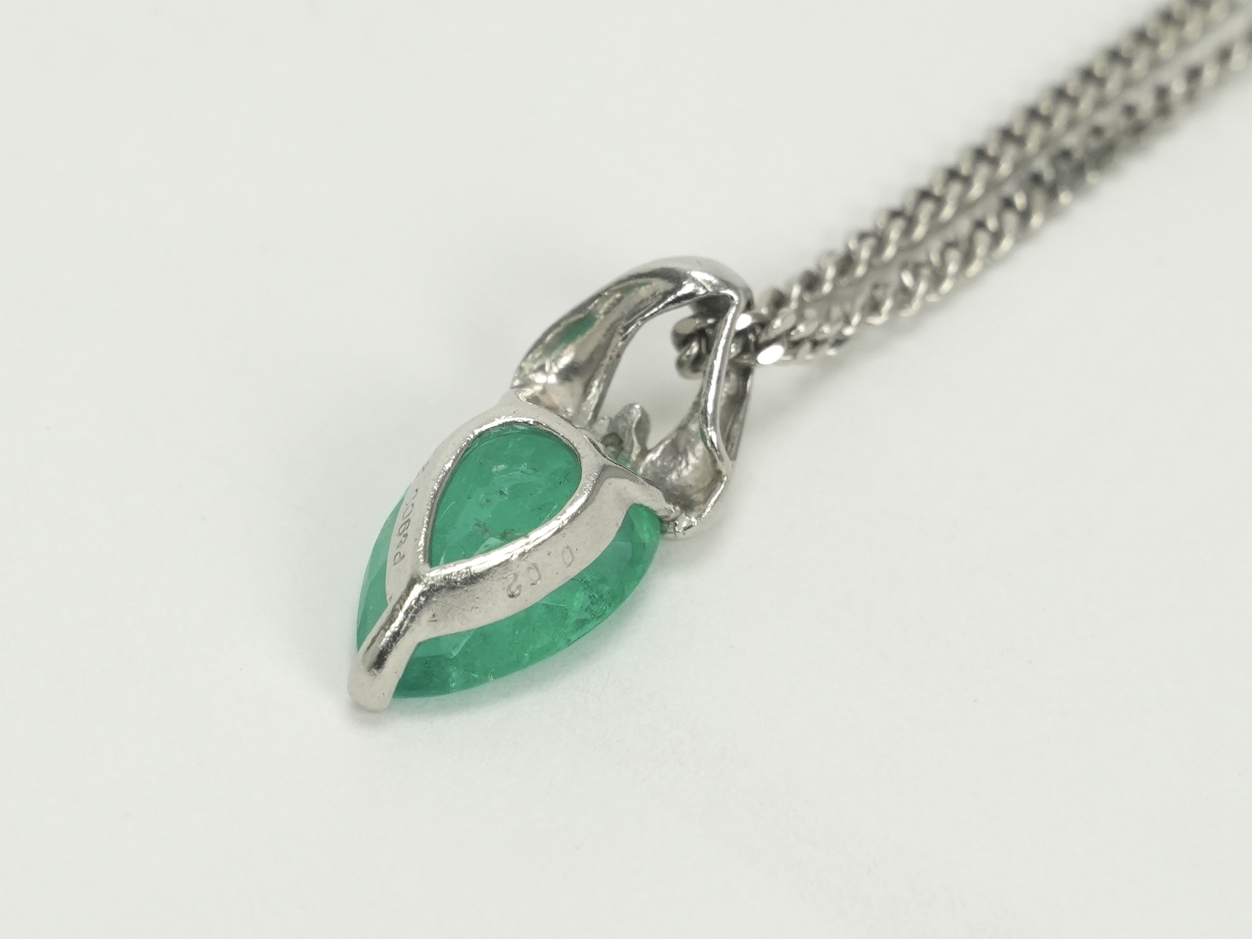 投稿記事「エメラルド ダイヤモンド ネックレス Pt900/Pt850 2.07ct D0.02ctを買取しました！」の商品画像