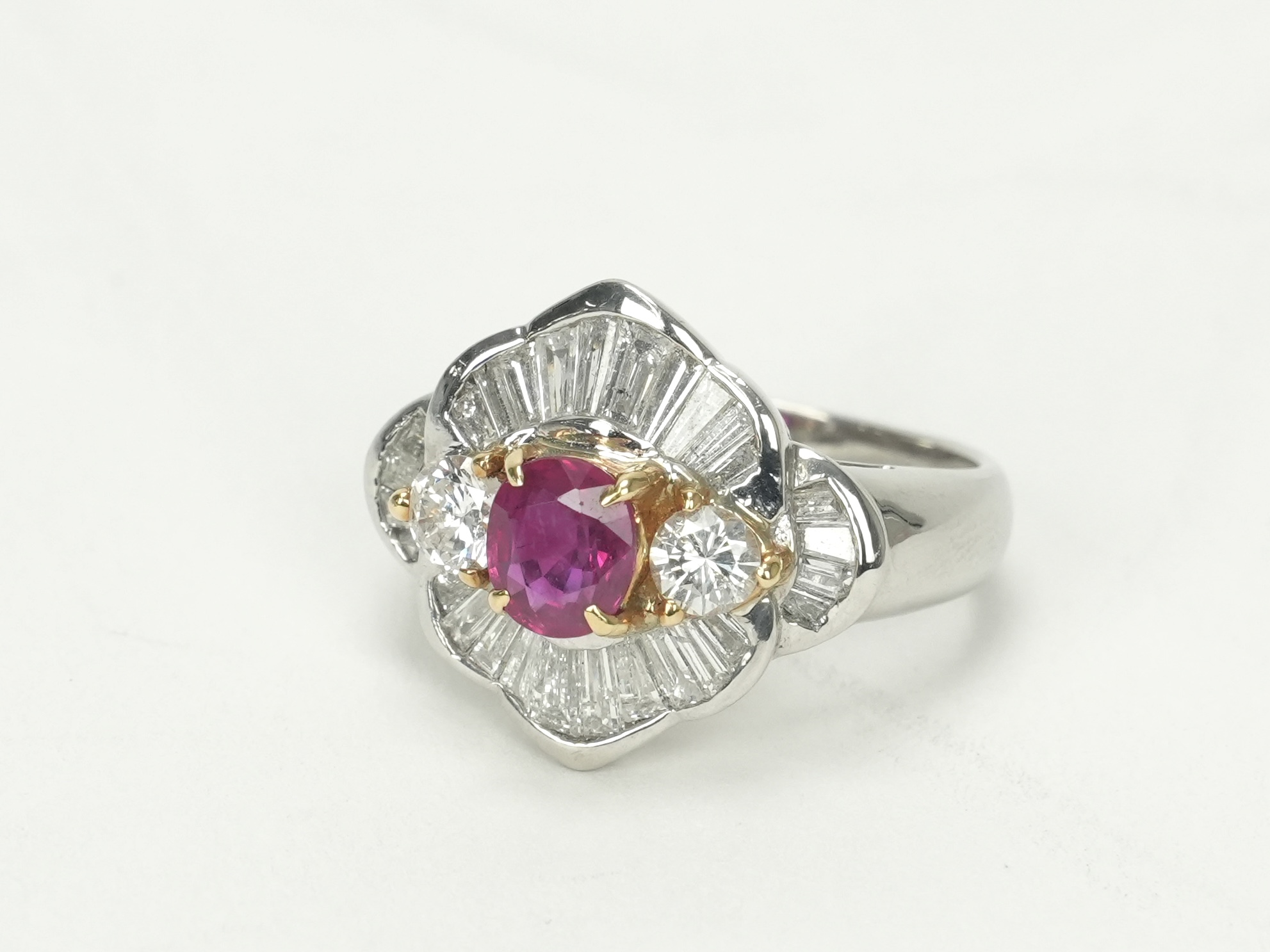 投稿記事「ルビー ダイヤモンド リング K18/Pt900 0.925ct D1.50ctを買取しました！」の商品画像