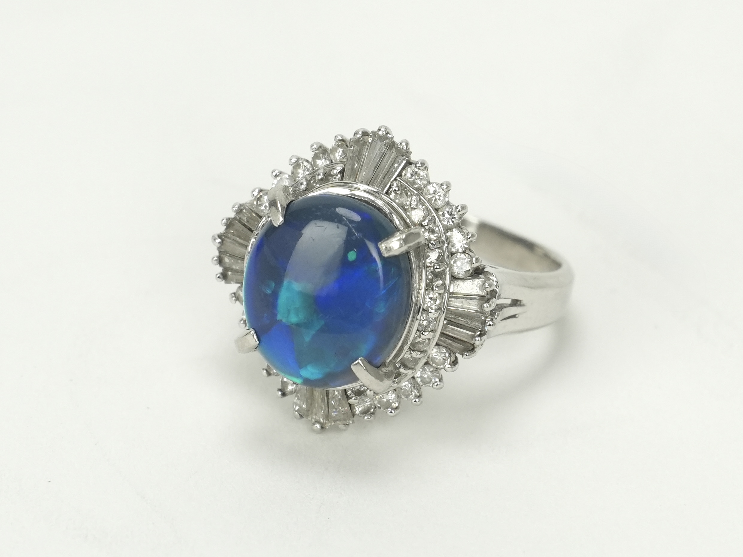 投稿記事「ブラックオパール ダイヤモンド リング Pt900 4.22ct D1.08ctを買取しました！」の商品画像