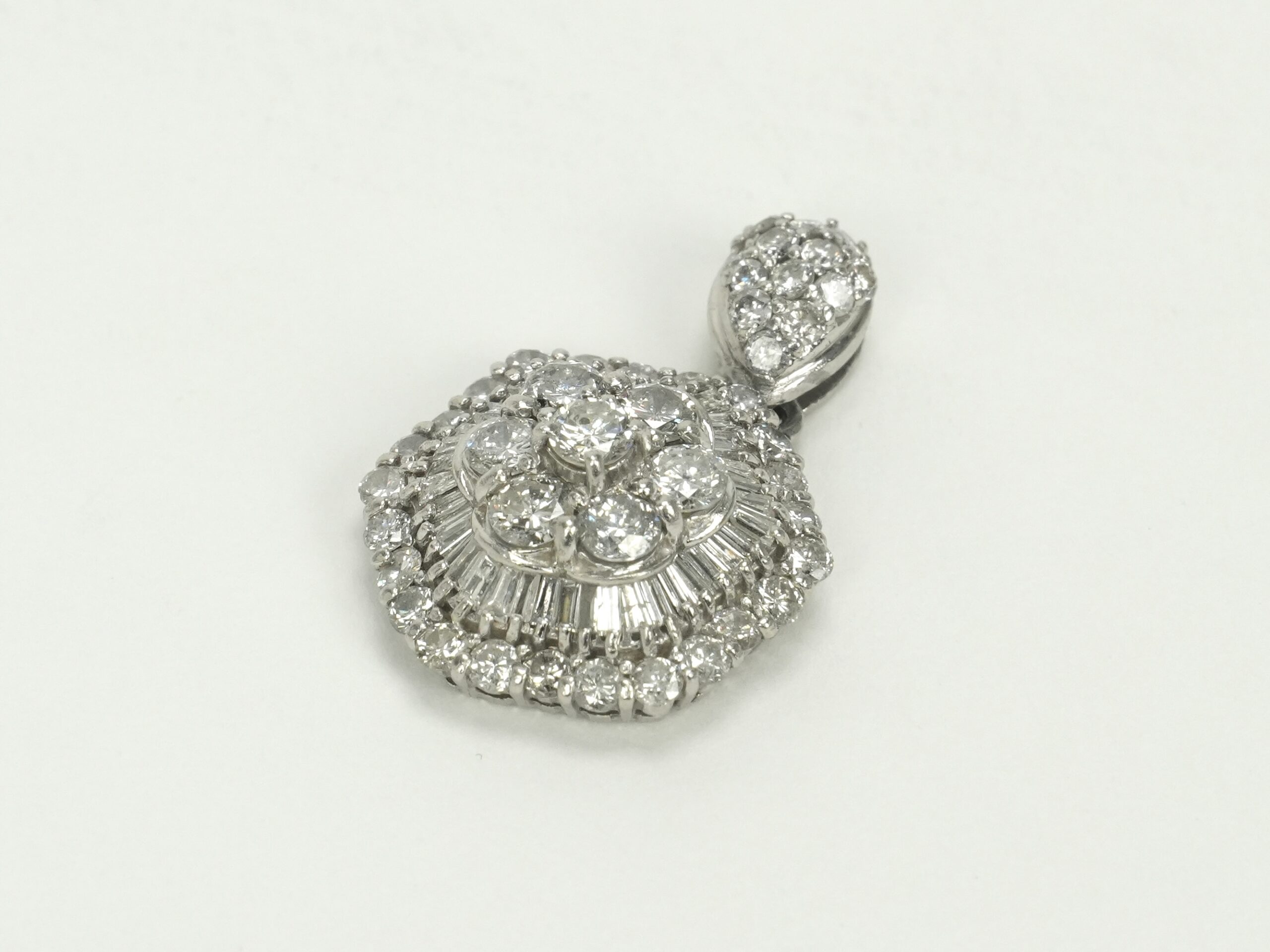 投稿記事「ダイヤモンド ペンダント トップ Pt900 3.0ct プラチナを買取しました！」の商品画像