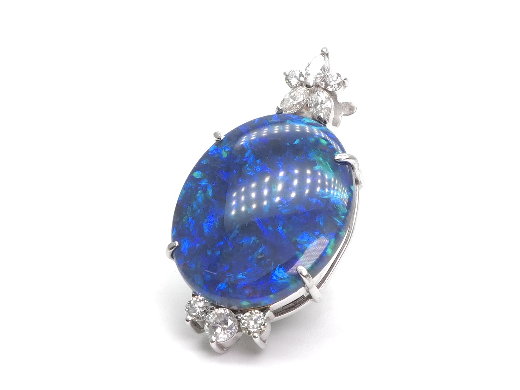 投稿記事「ブラックオパール ダイヤ トップ Pt900 13.42ct D0.8ctを買取しました！」の商品画像