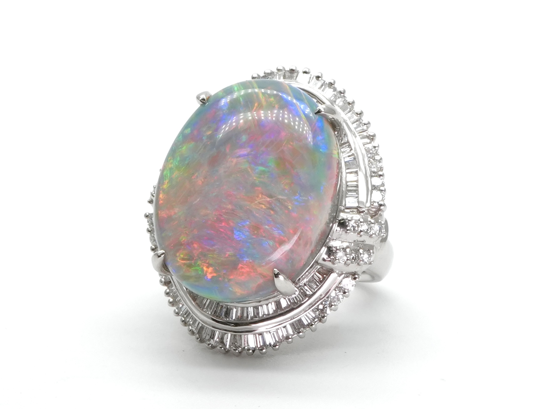投稿記事「オパール ダイヤ リング Pt900 27.86ct D1.71ctを買取しました！」の商品画像