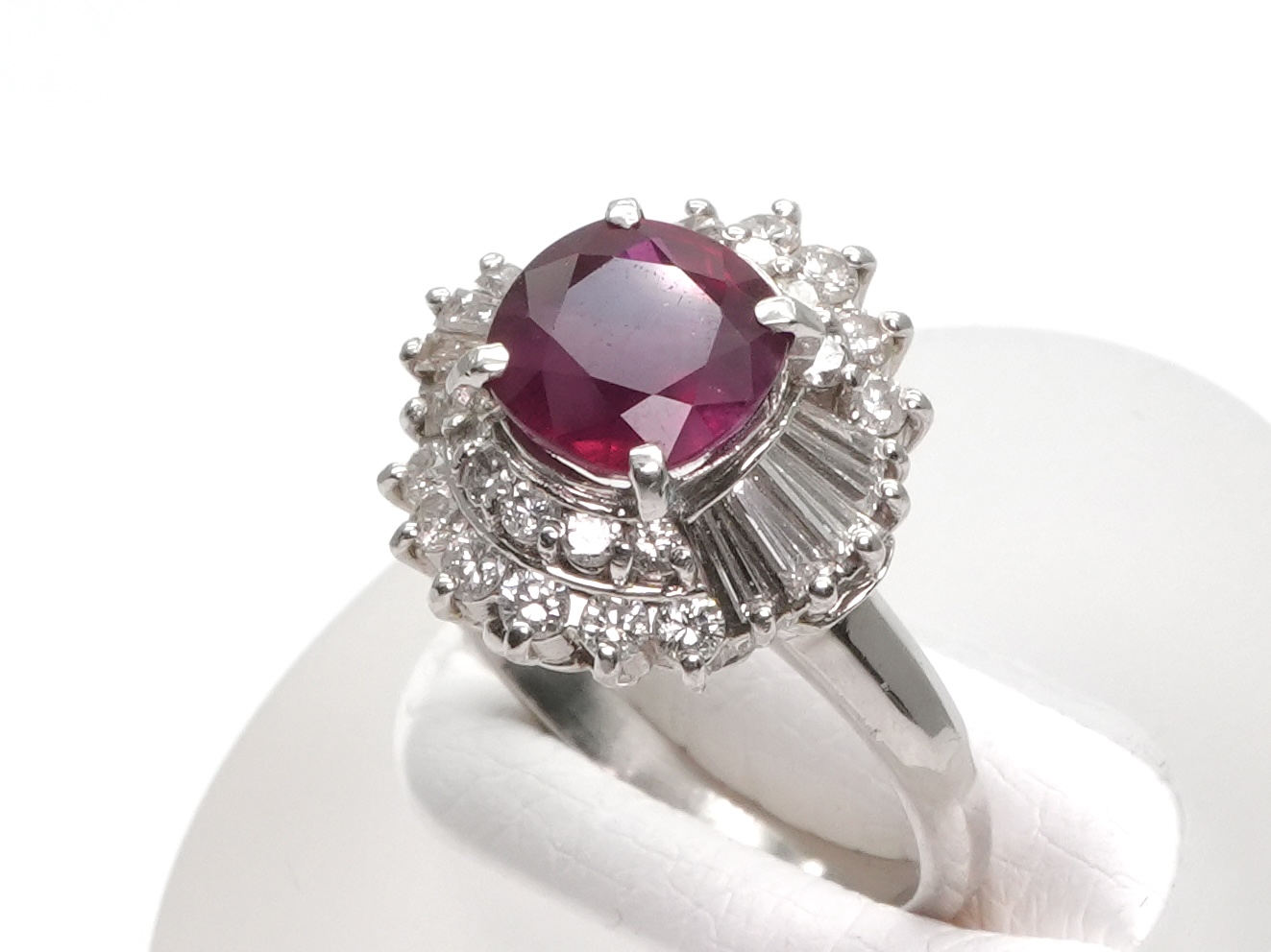 投稿記事「ルビー ダイヤ リング Pt900 1.78ct D0.66ctを買取しました！」の商品画像