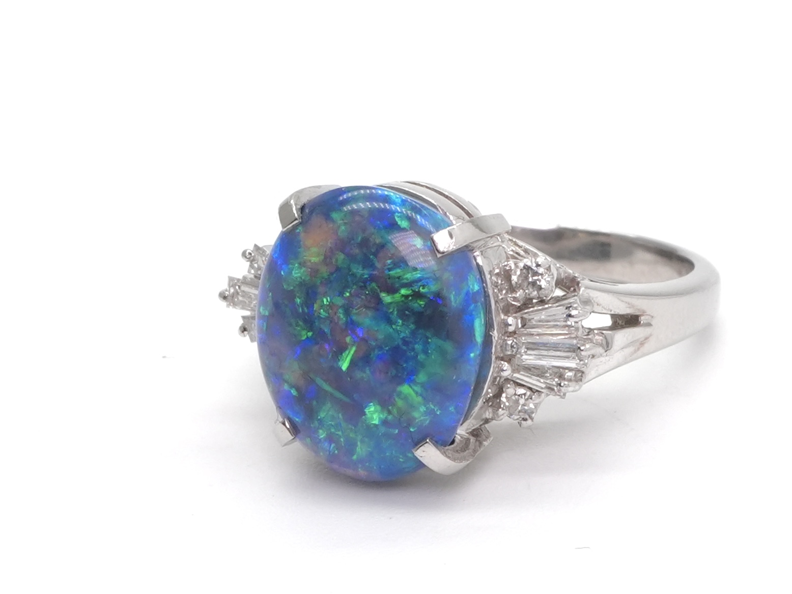 投稿記事「ブラックオパール ダイヤ リング Pt900 4.75ct 0.35ctを買取しました！」の商品画像