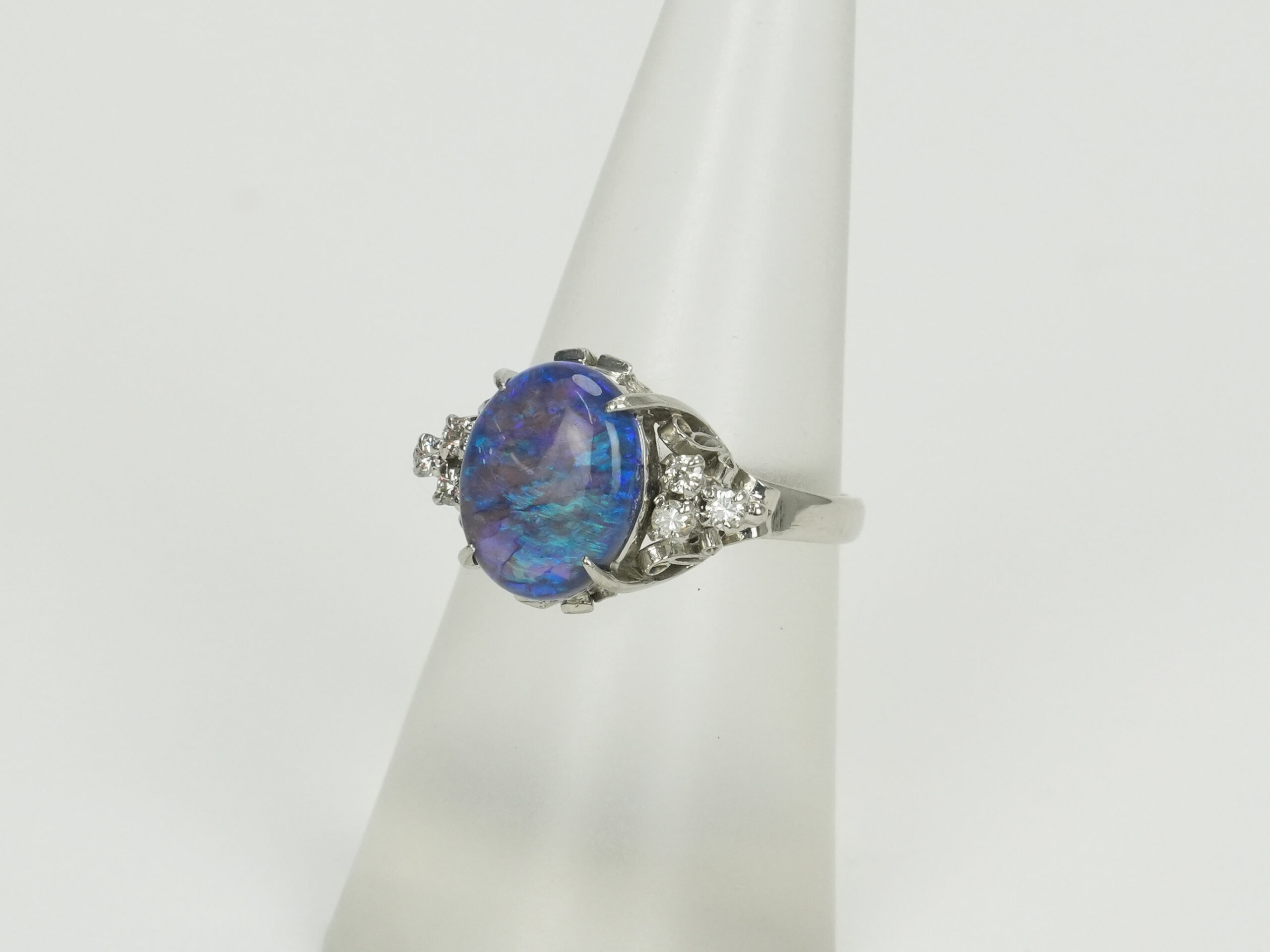 投稿記事「ブラックオパール ダイヤ リング Pt900 2.97ct D0.12ctを買取しました！」の商品画像