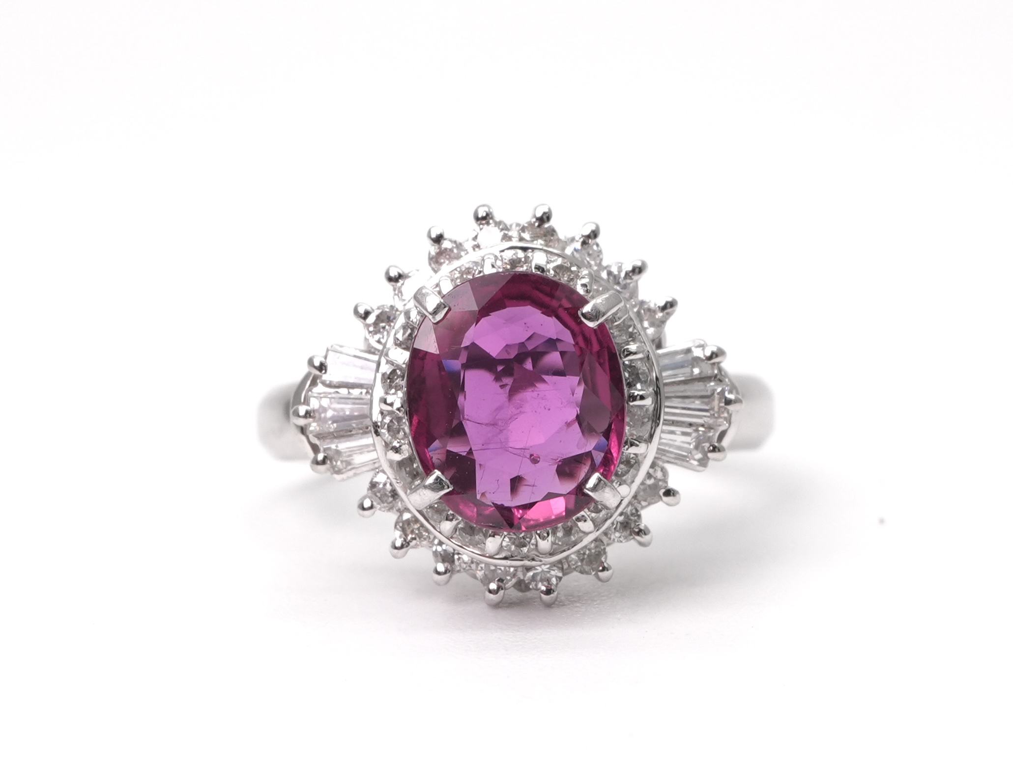投稿記事「ルビー ダイヤモンド リング Pt900 1.35ct 0.5ctを買取しました！」の商品画像