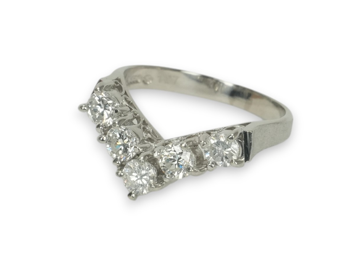 投稿記事「ダイヤ リング Pt850 1.27ct プラチナを買取しました！」の商品画像