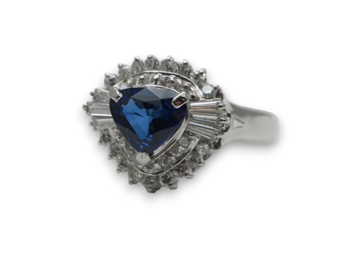 投稿記事「サファイア ダイヤ リング Pt900 1.101ct D0.61ctを買取しました！」の商品画像