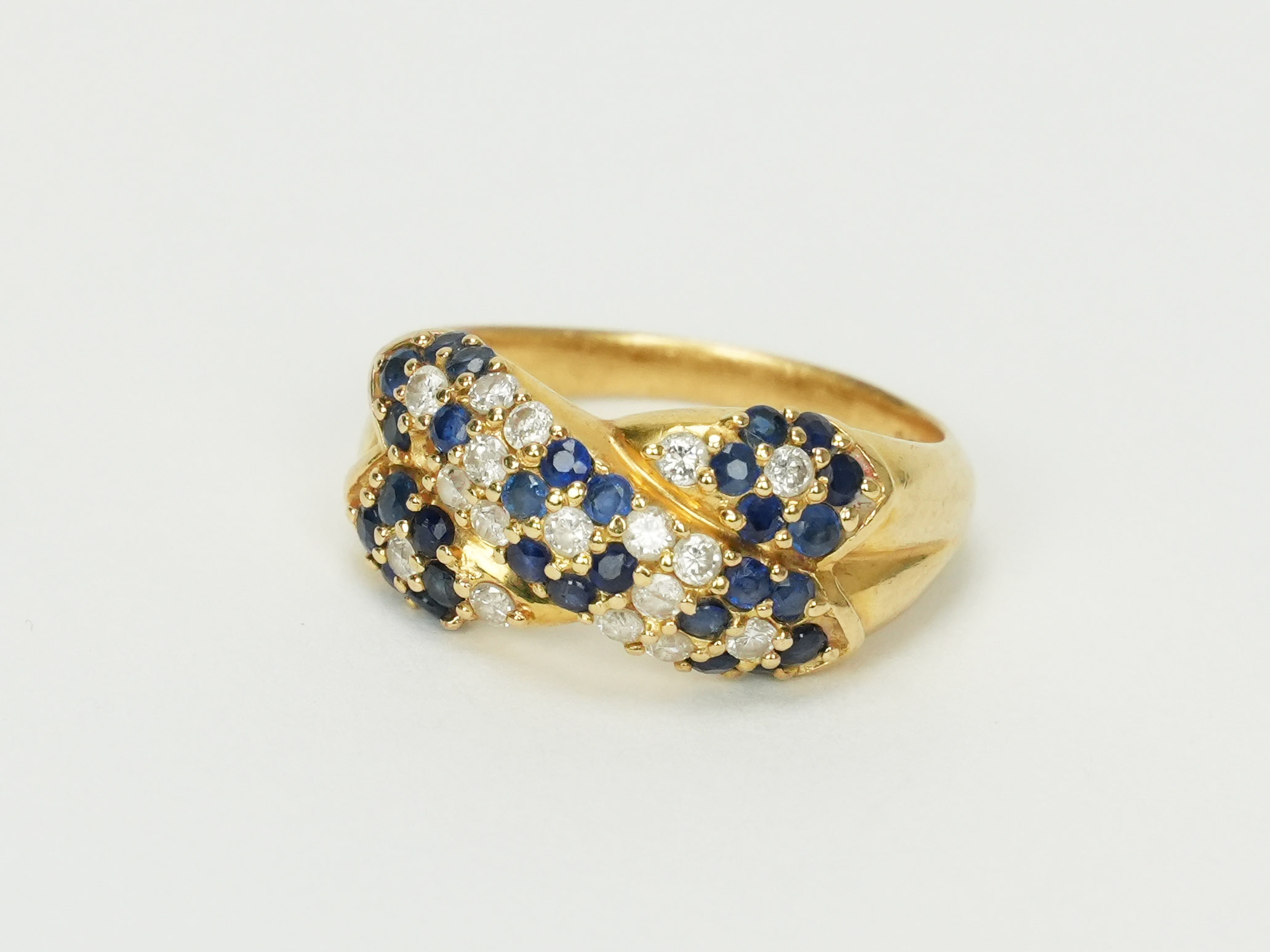投稿記事「サファイヤ ダイヤ リング K18 0.92ct 0.35ctを買取しました！」の商品画像