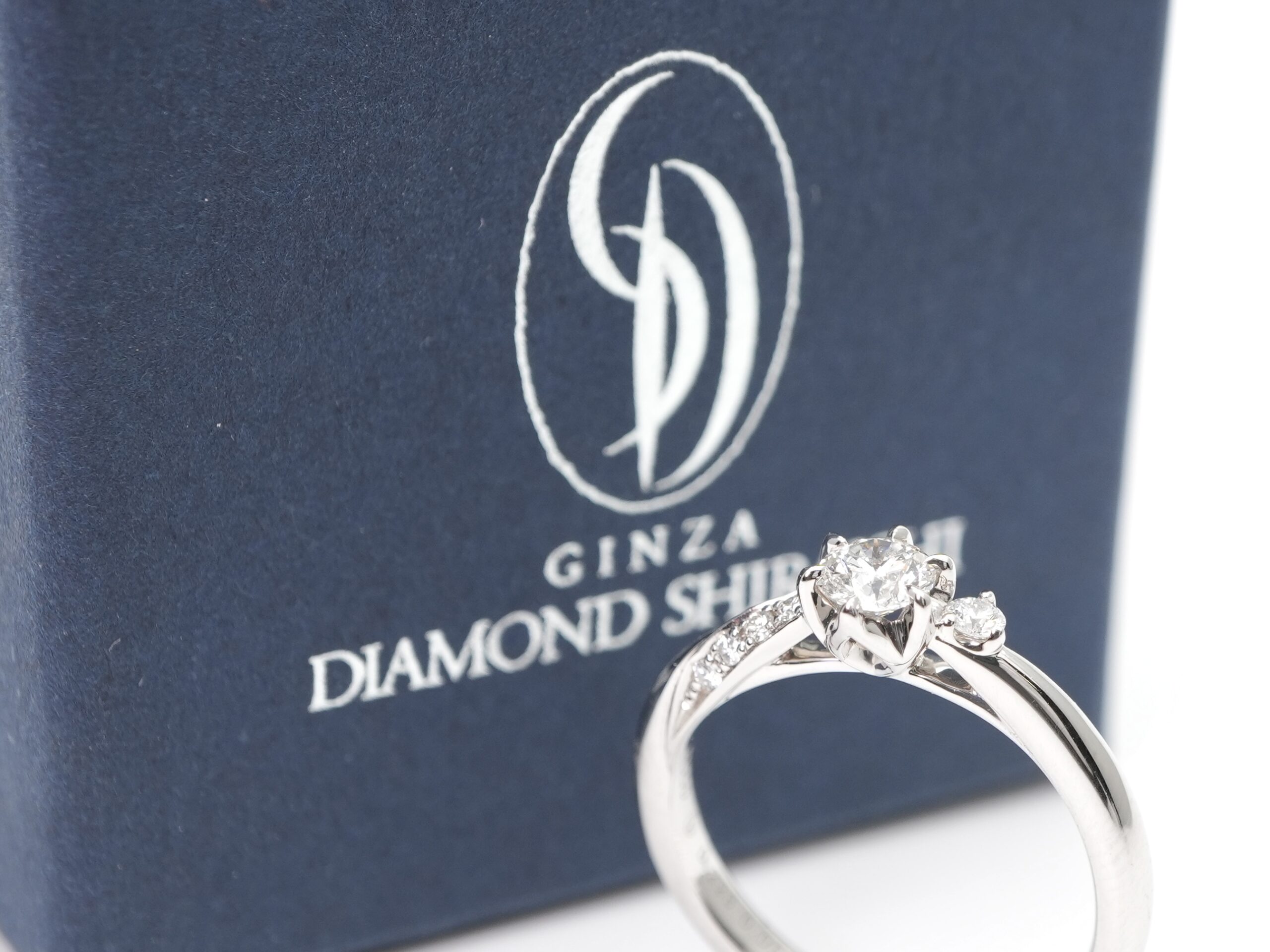 投稿記事「ダイヤモンドシライシ ダイヤモンド リング Pt950 D0.28ct 0.055ctを買取しました！」の商品画像