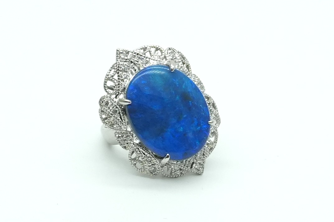 投稿記事「オパール ダイヤ リング Pt900 10.09ct D0.22ctを買取しました！」の商品画像