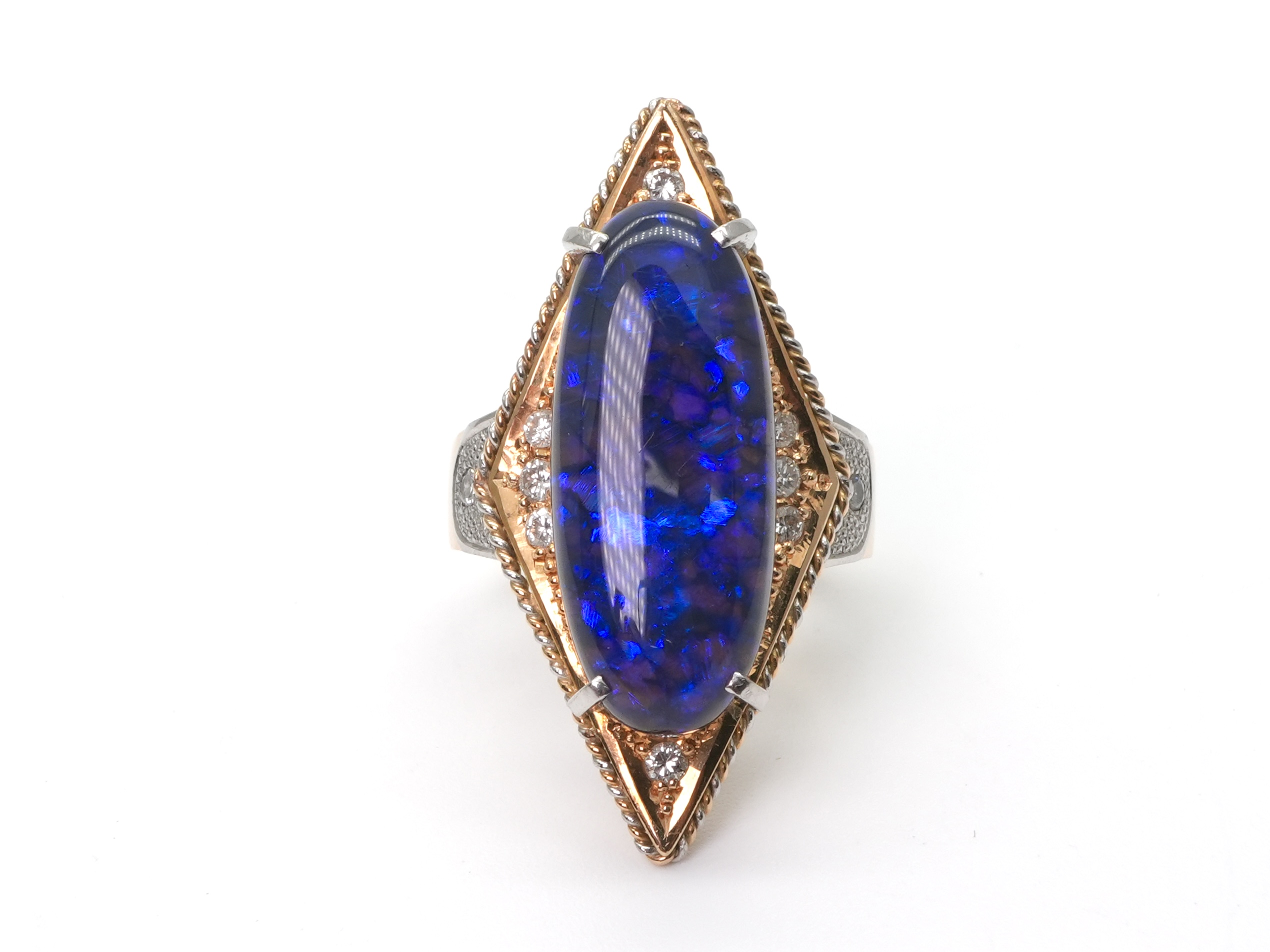 投稿記事「ブラックオパール ダイヤ リング K18/Pt900 12.25ct D0.36ctを買取しました！」の商品画像